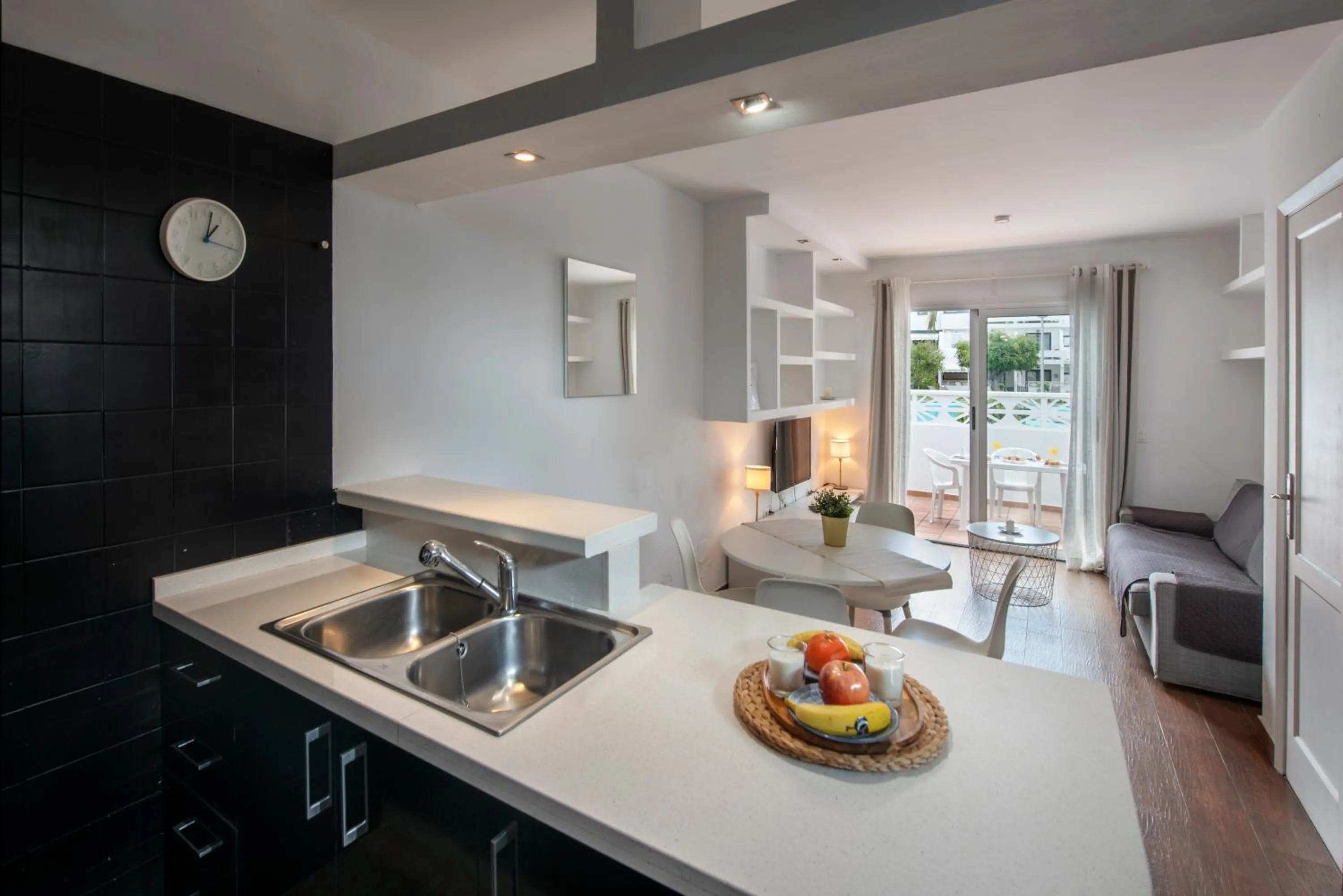 TV and multimedia in Apartamentos Los Rosales