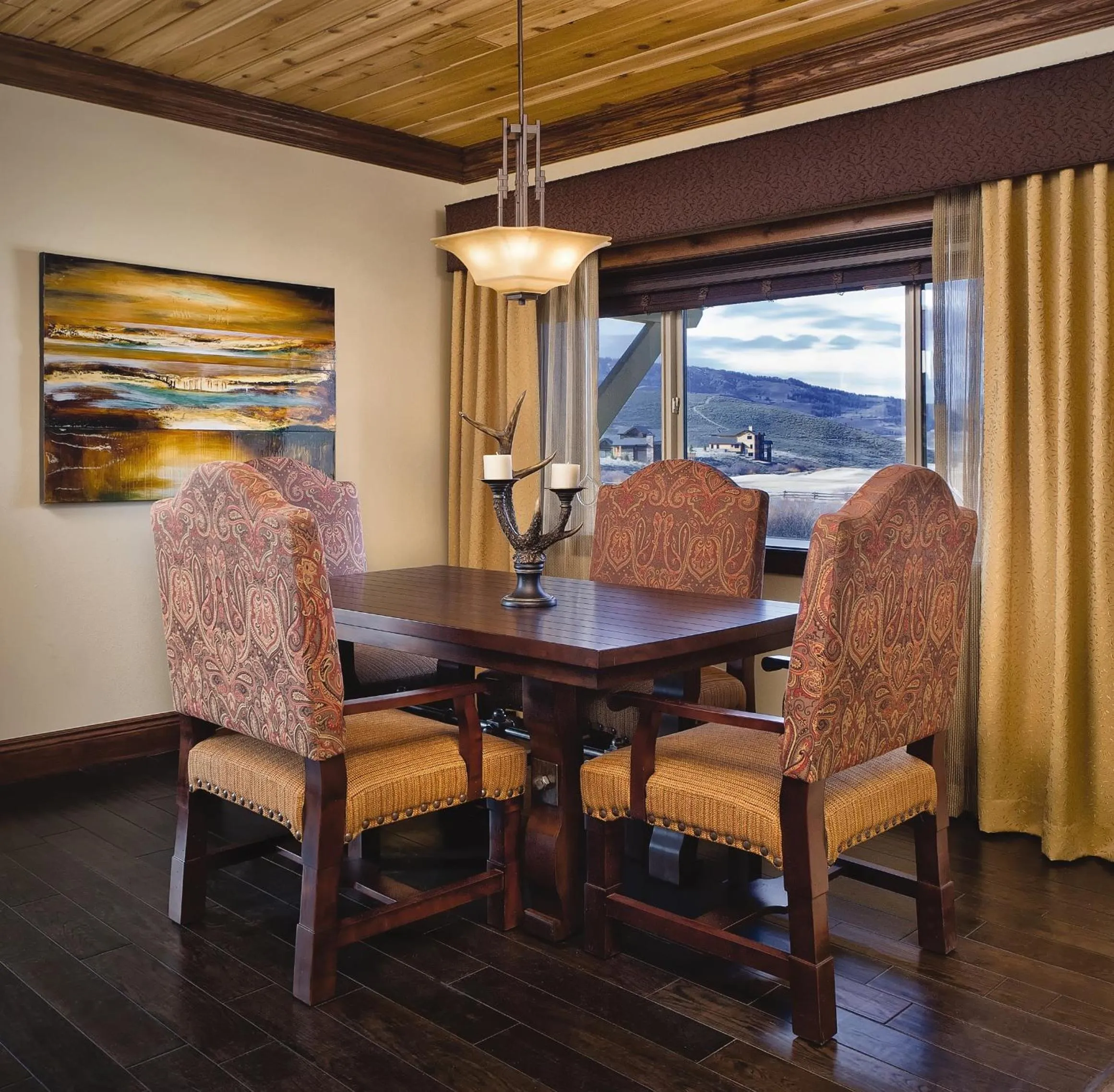 Dining area in WorldMark Granby - Rocky Mountain Preserve