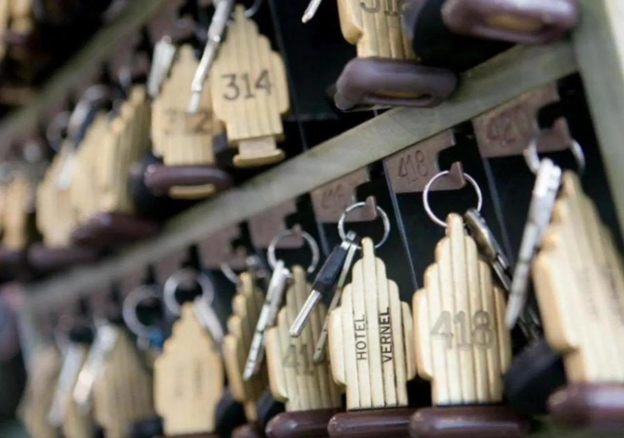 Restaurant/places to eat in Hotel Vernel