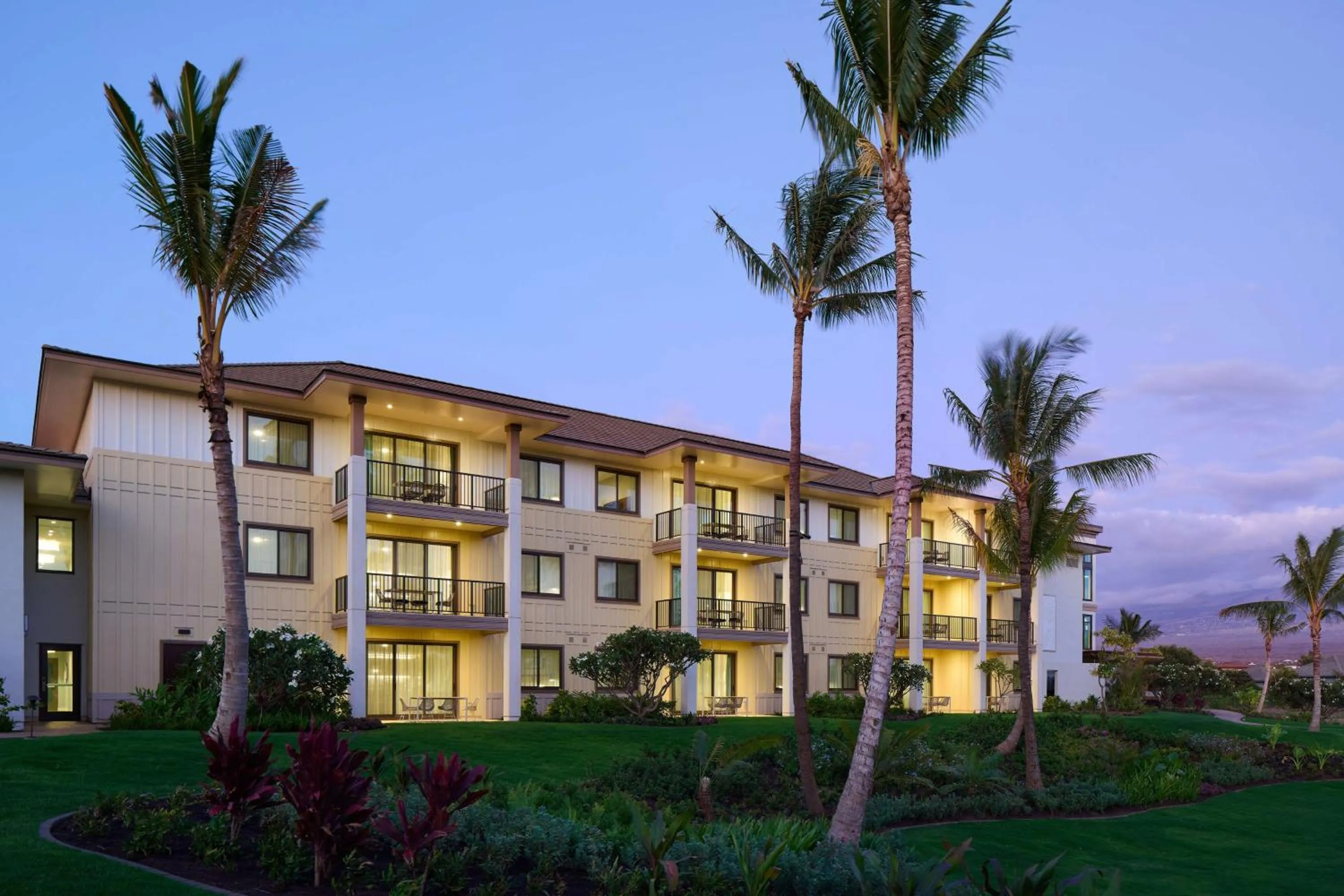 Property building in Hilton Grand Vacations Club Maui Bay Villas