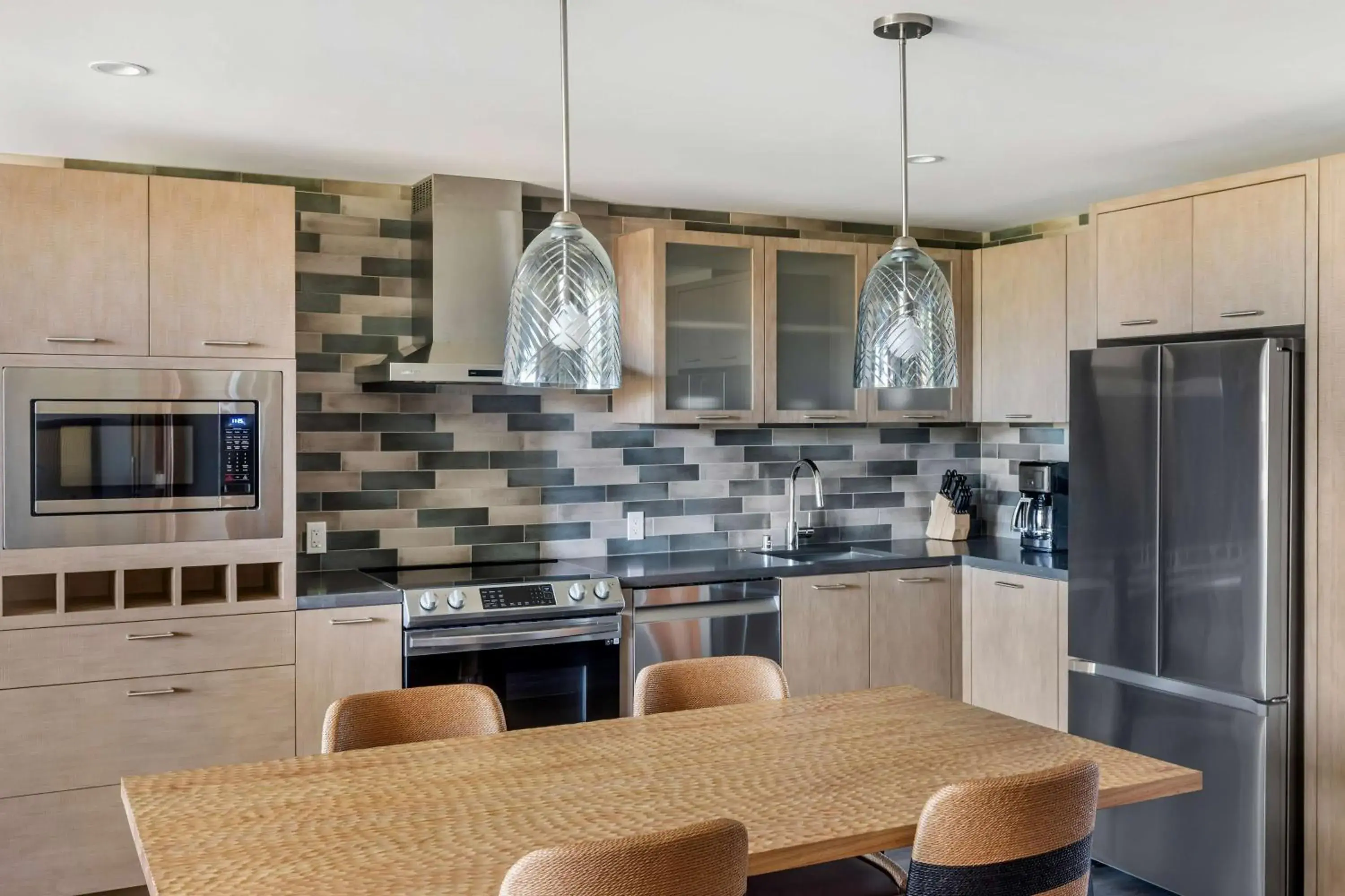 Two-Bedroom Deluxe King Suite with Two Double Beds and Partial Ocean View in Hilton Grand Vacations Club Maui Bay Villas Two-Bedroom Deluxe King Suite with Two Double Beds and Partial Ocean View in Hilton Grand Vacations Club Maui Bay Villas