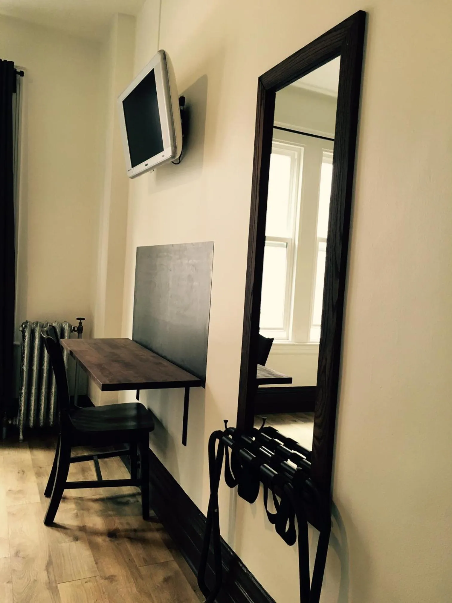 TV and multimedia in The Bartlett Hotel and Guesthouse