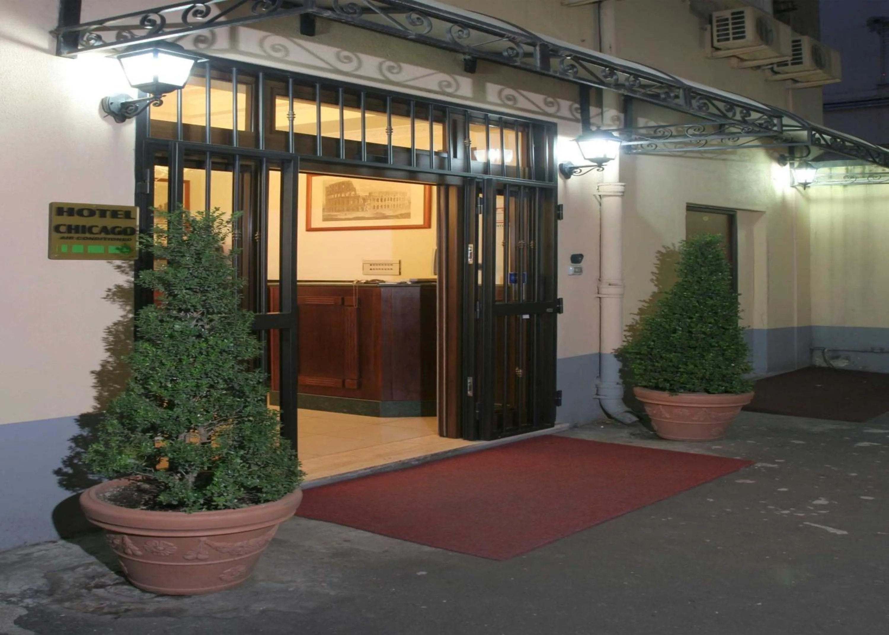 Facade/entrance in Hotel Chicago