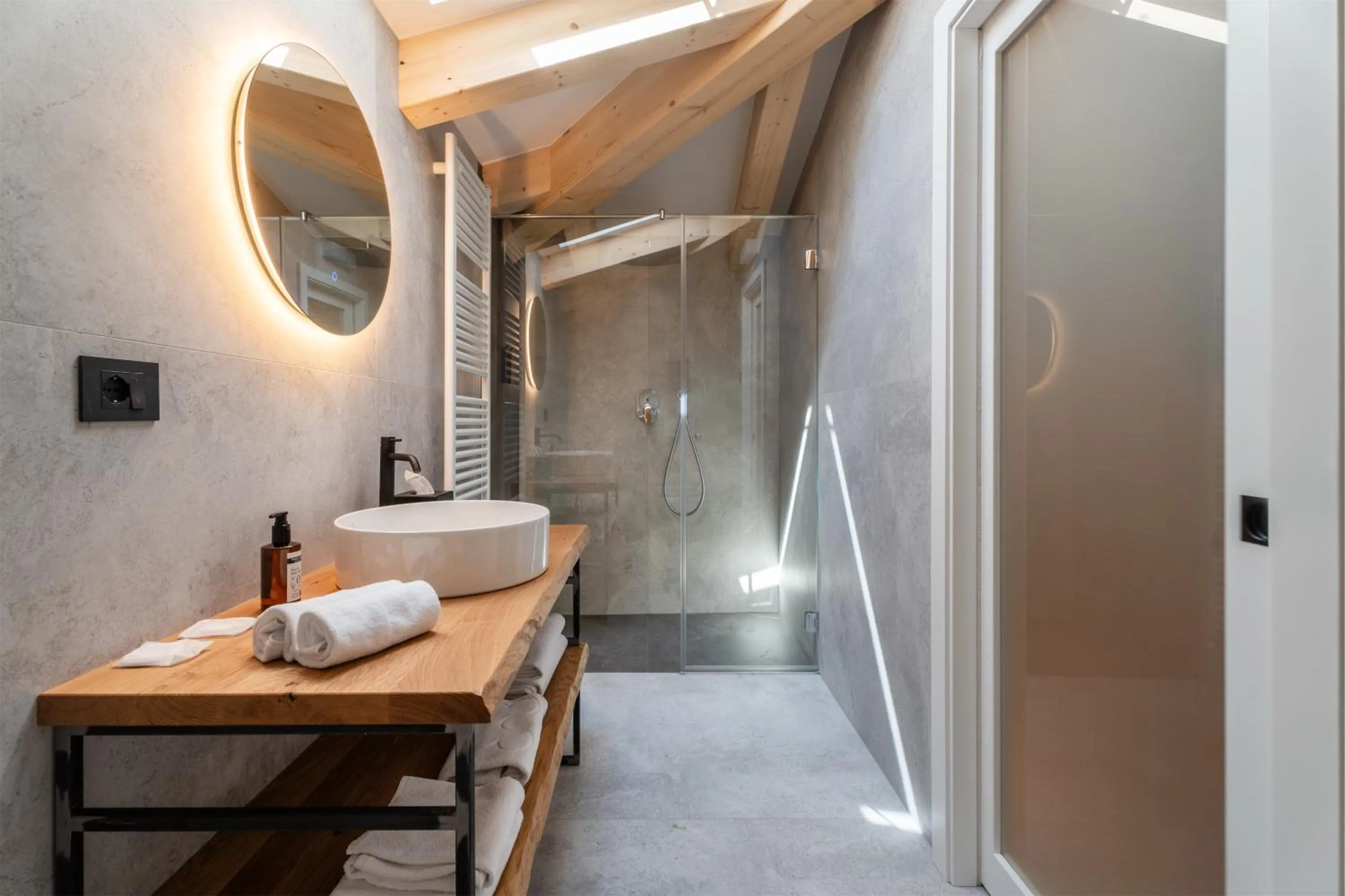 Bathroom, Bed in Locanda Restel De Fer