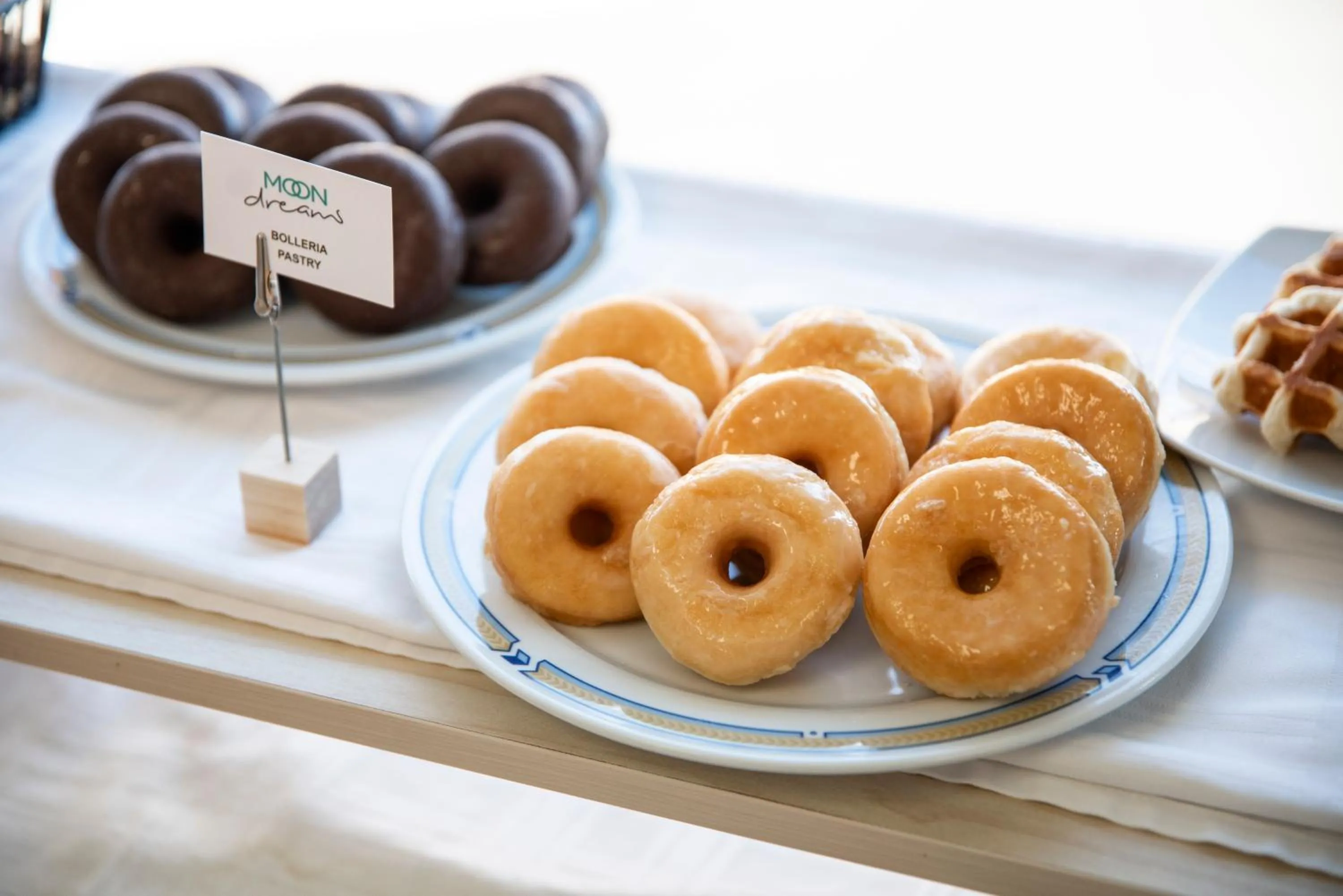 Breakfast in Moon Dreams Noja