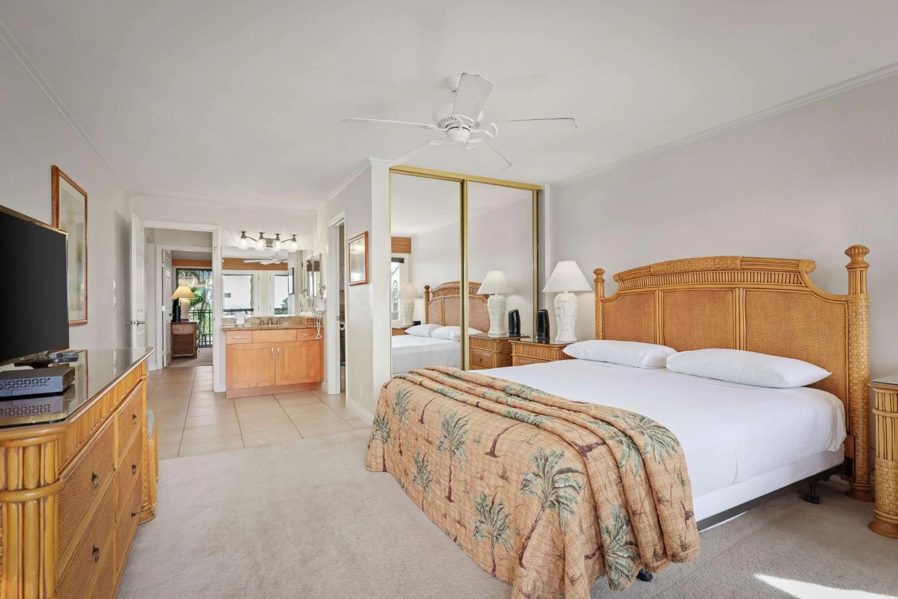 Bed in Aston Maui Hill