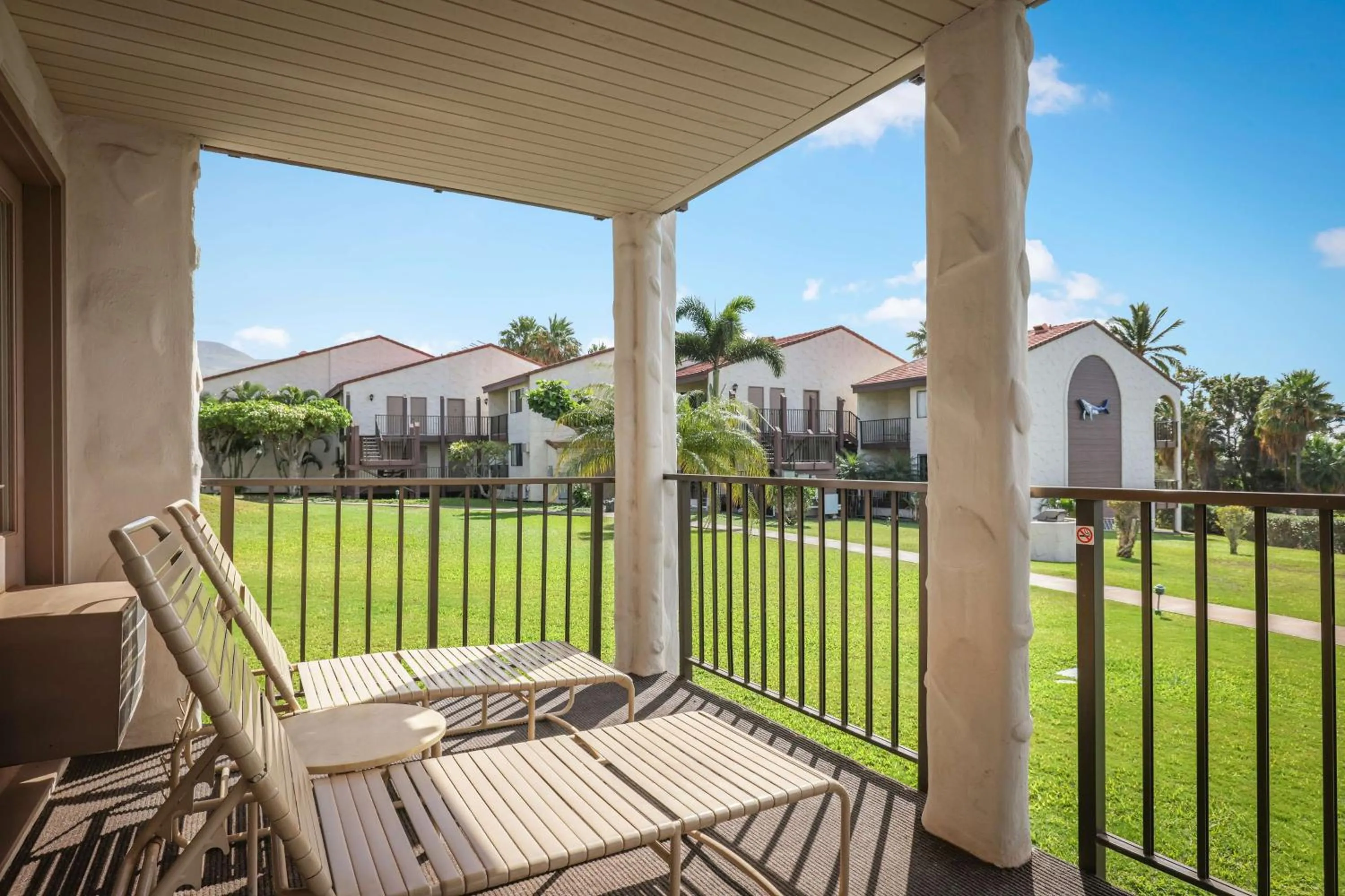 Day in Aston Maui Hill