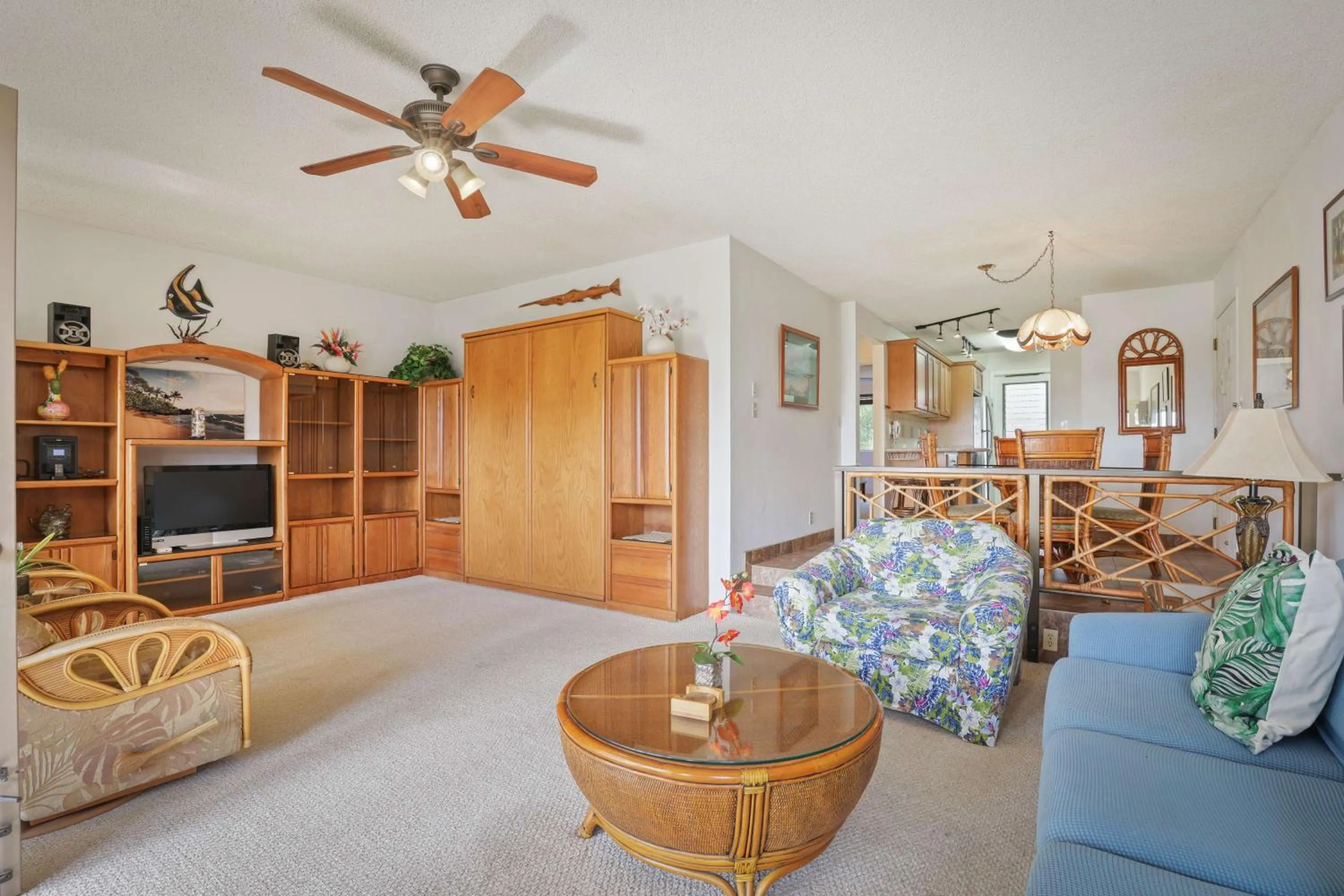 TV and multimedia in Aston Maui Hill