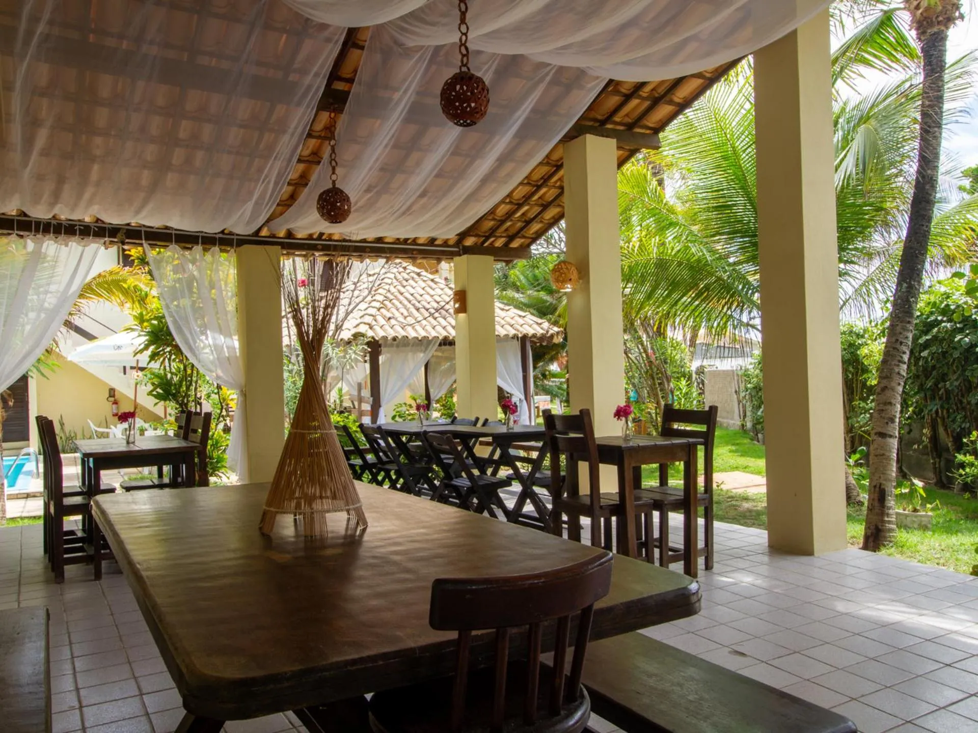 Dining area in Pousada Hibiscus