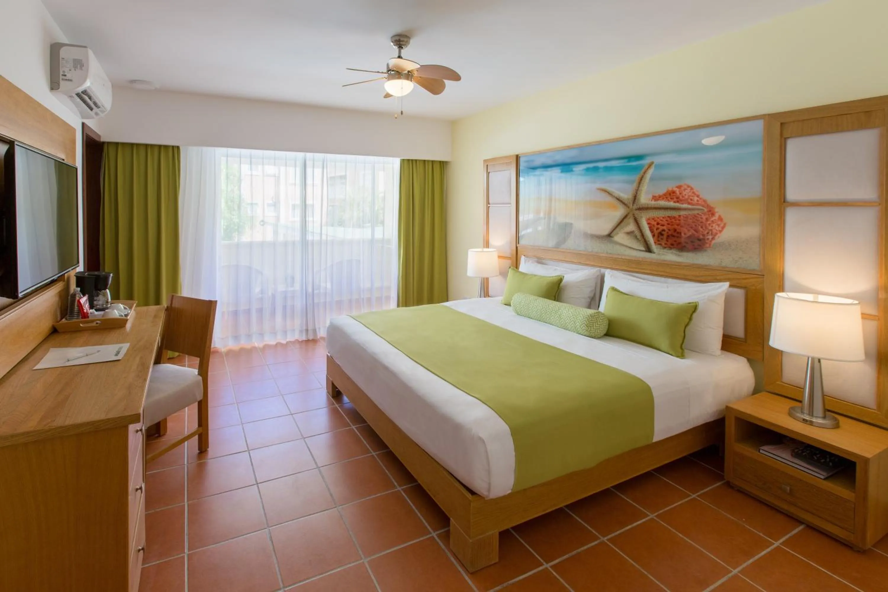 air conditioner, Bed in Hotel whala!bávaro - All Inclusive