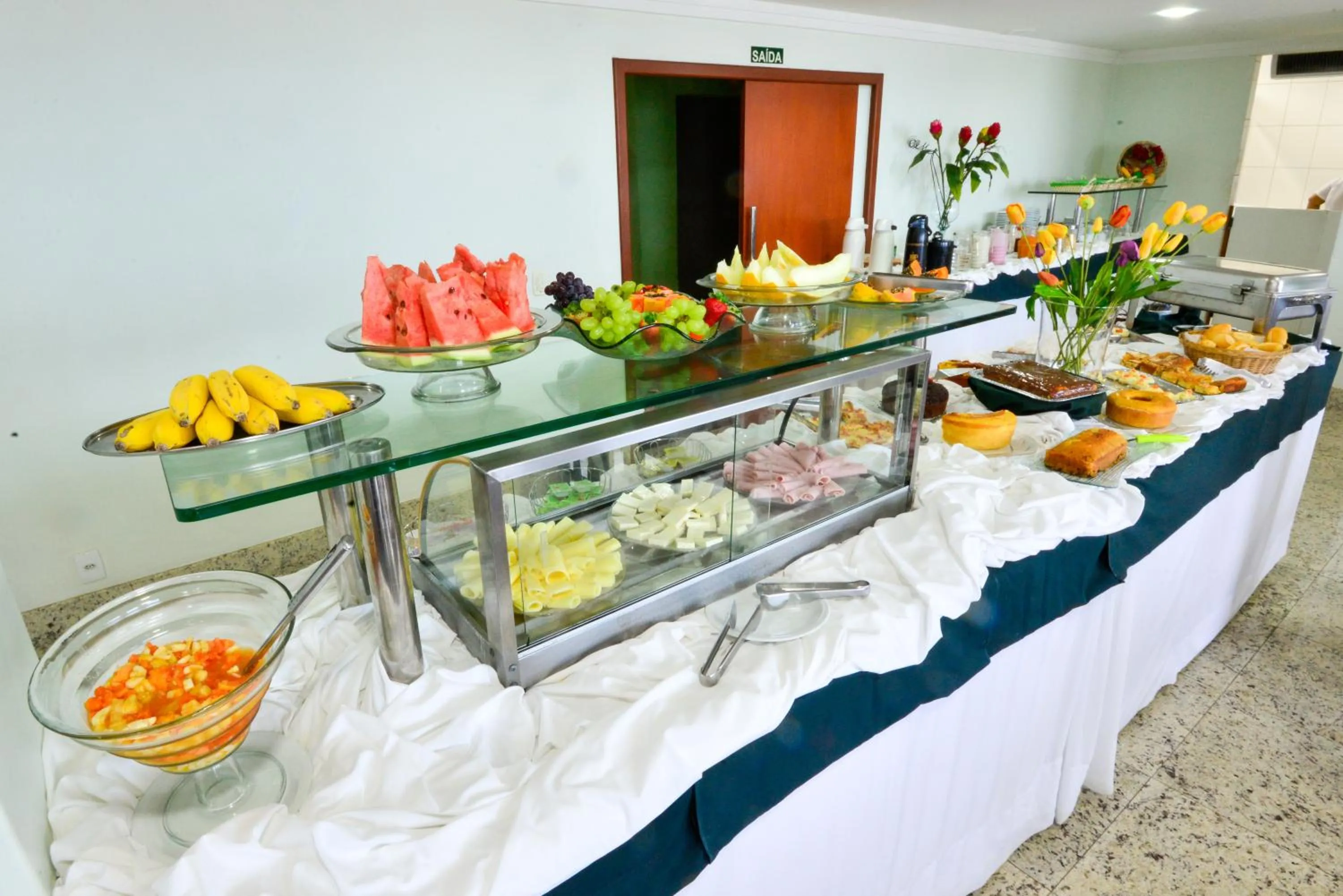 Buffet breakfast in Hotel Plaza Mar