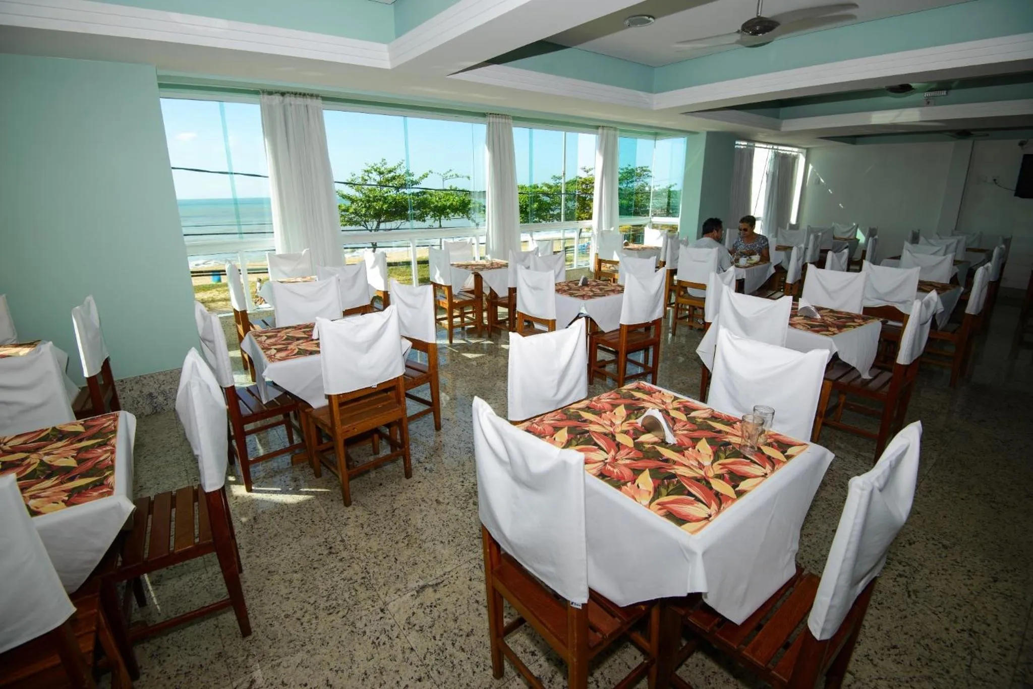 Restaurant/places to eat in Hotel Plaza Mar