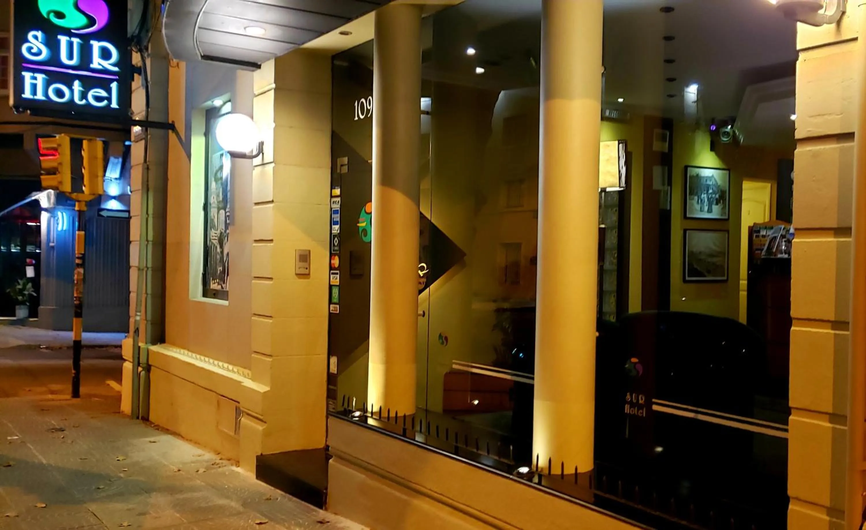 Facade/entrance in Sur Hotel