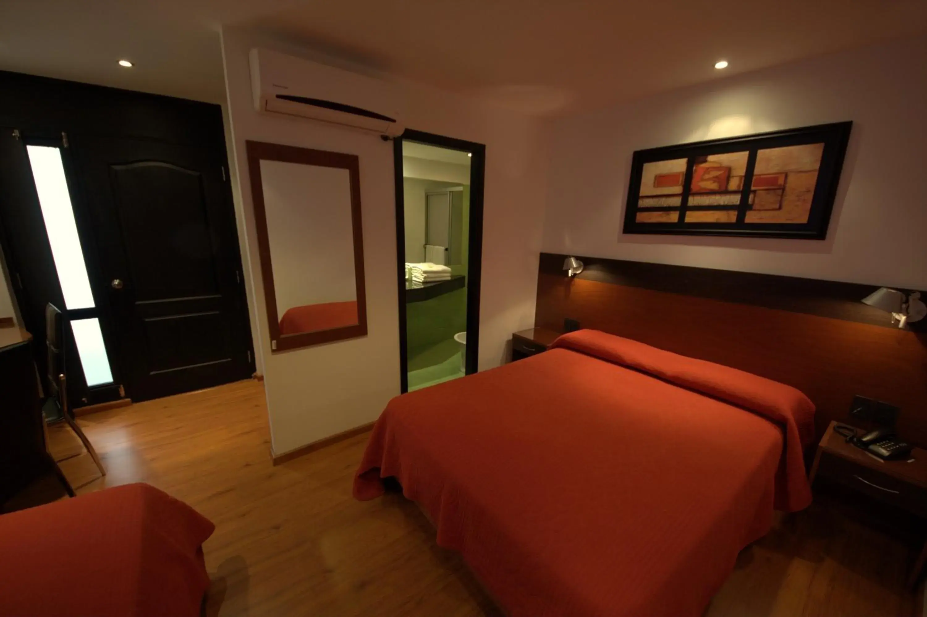 Triple Room in Sur Hotel Triple Room in Sur Hotel