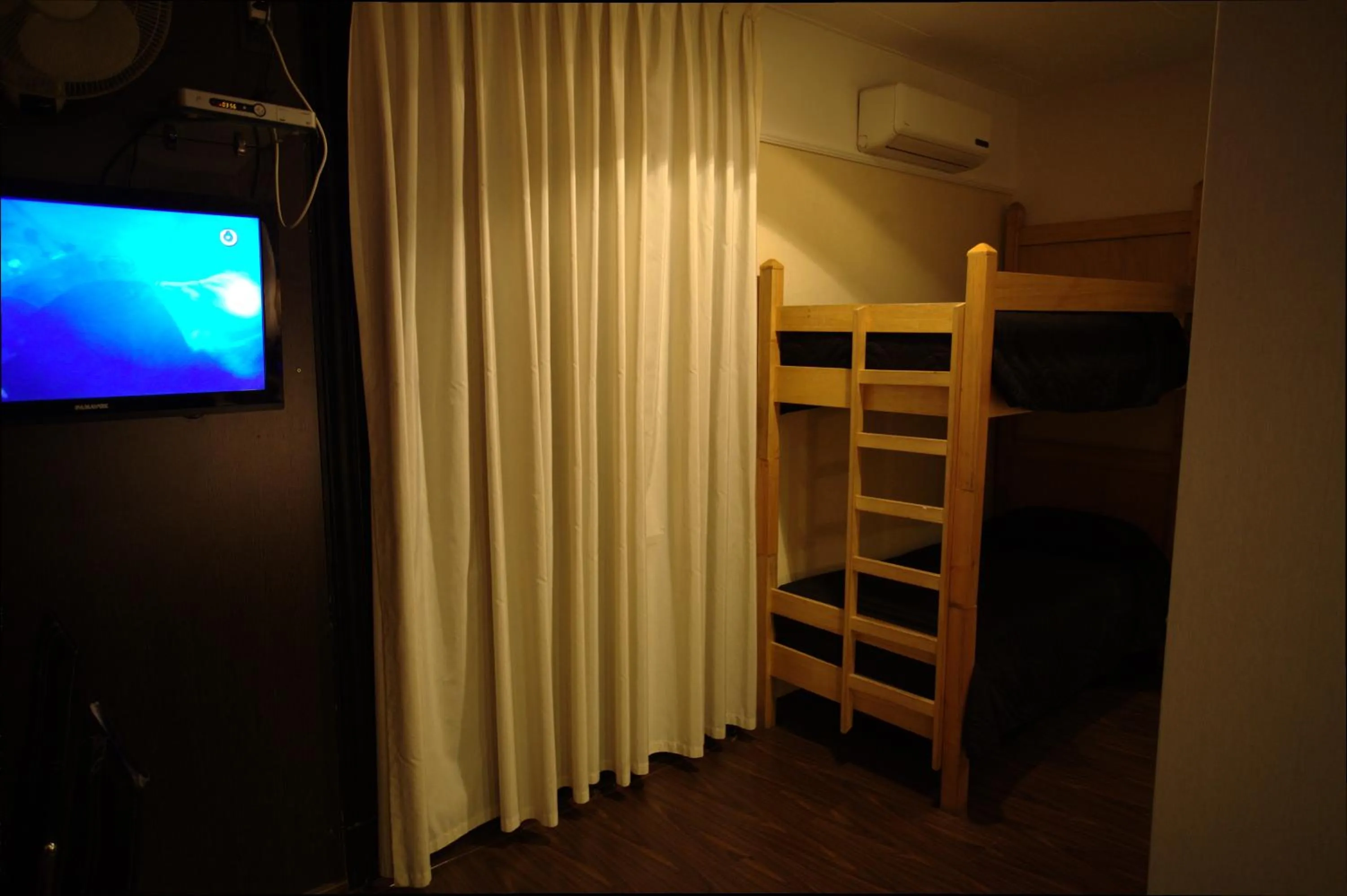 Decorative detail, Bed in Sur Hotel