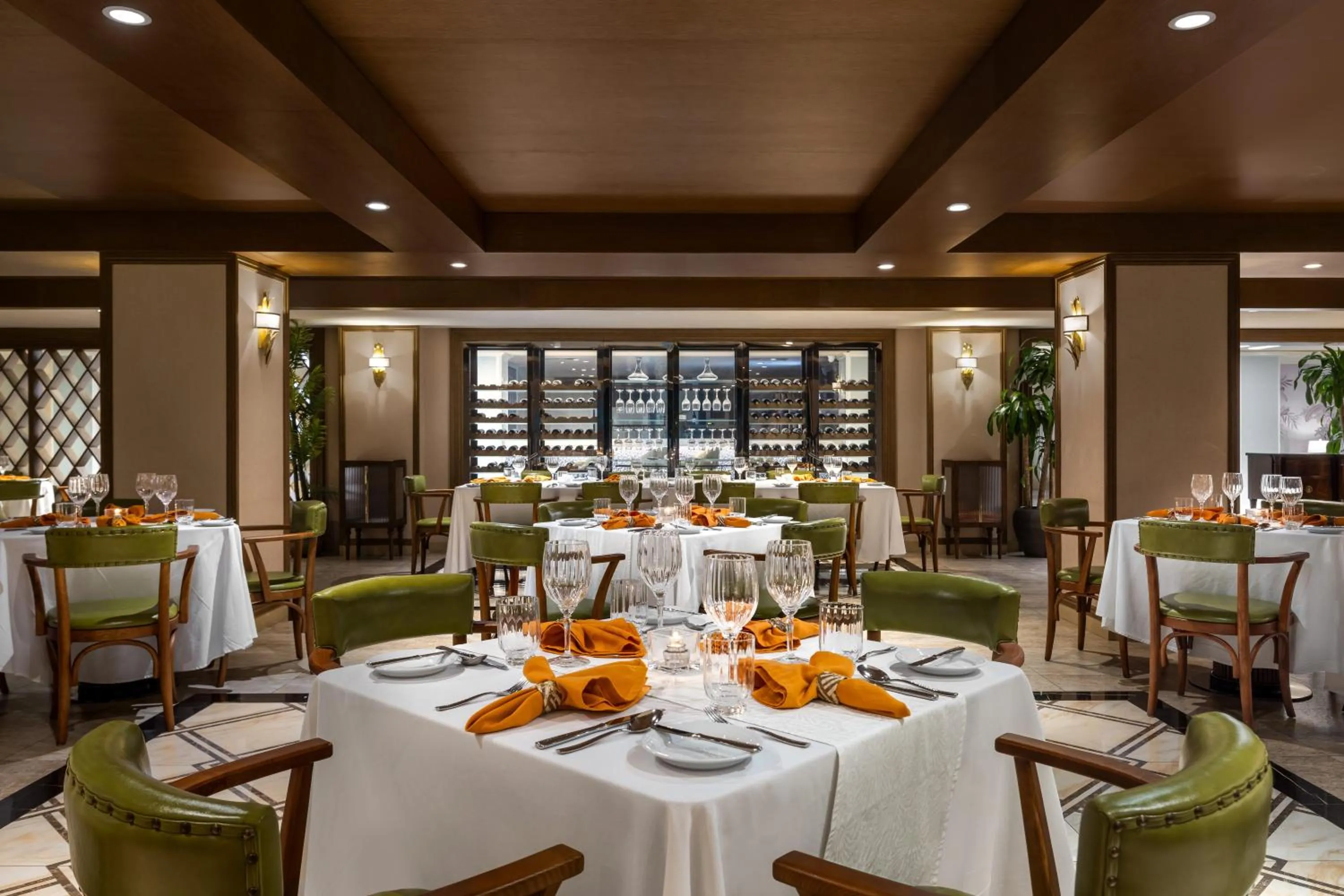 Restaurant/places to eat in British Colonial Nassau