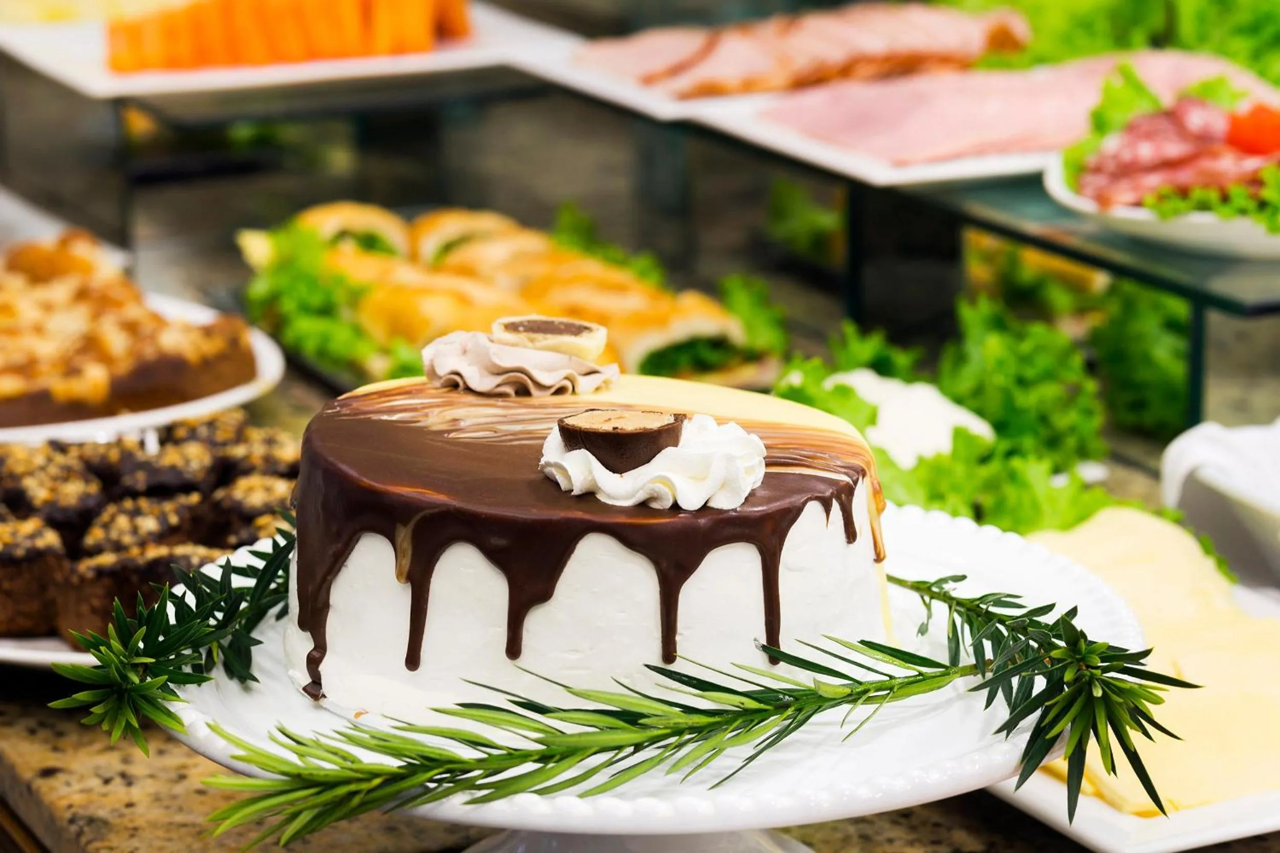 Restaurant/places to eat in Tropikalya Prime Hotel