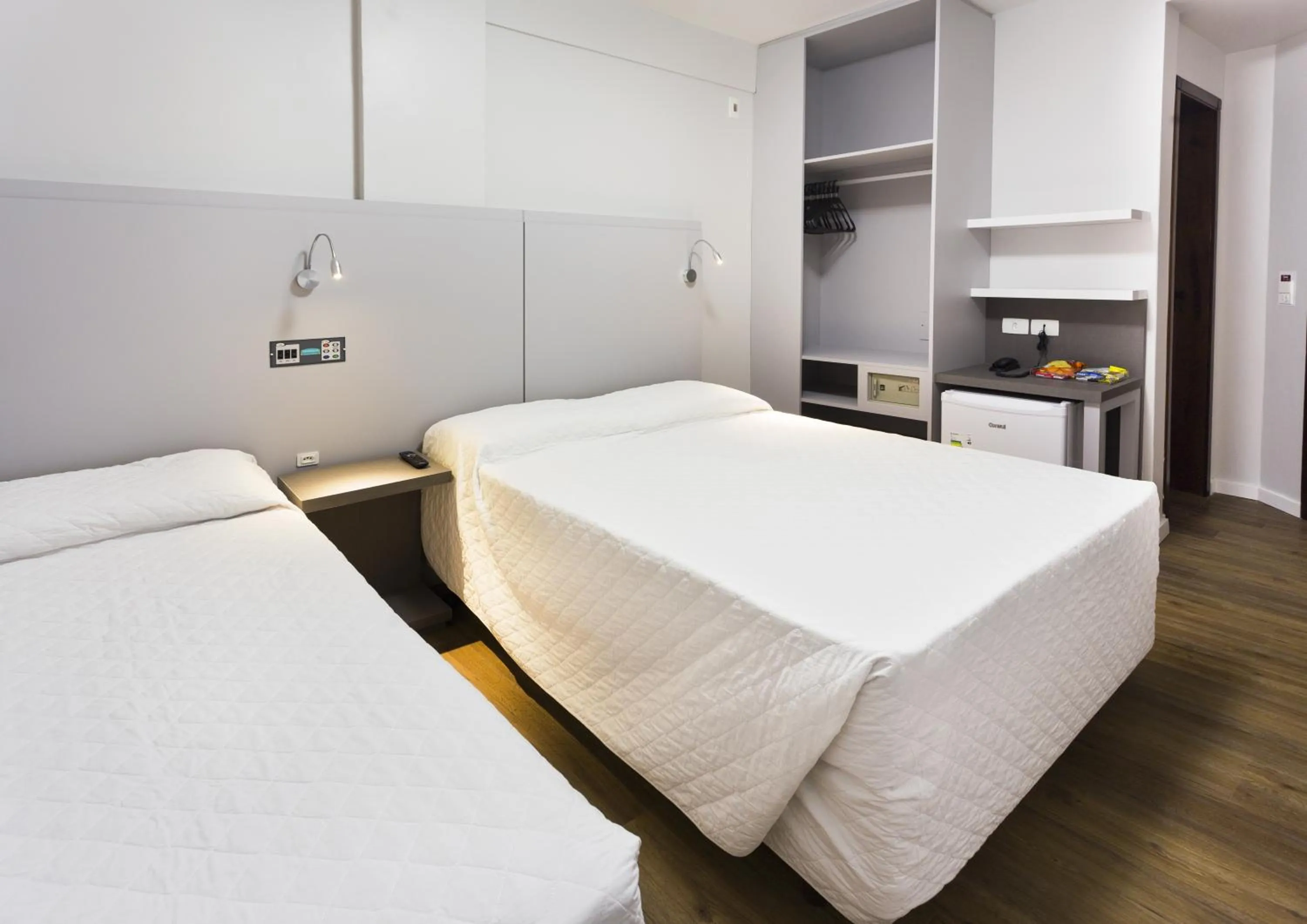 Restaurant/places to eat, Bed in Tropikalya Prime Hotel