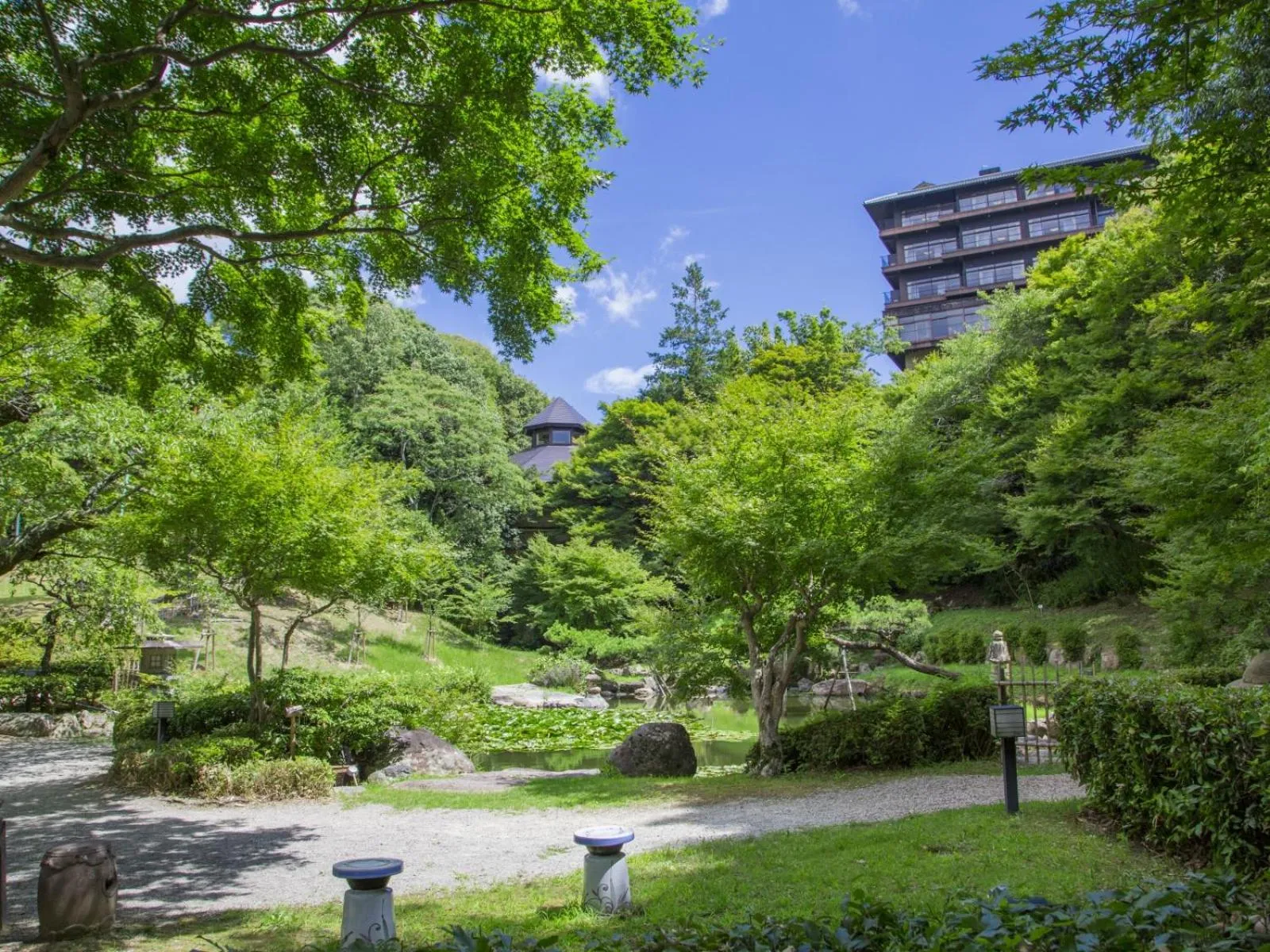 Property building in Motoyu Kosenkaku