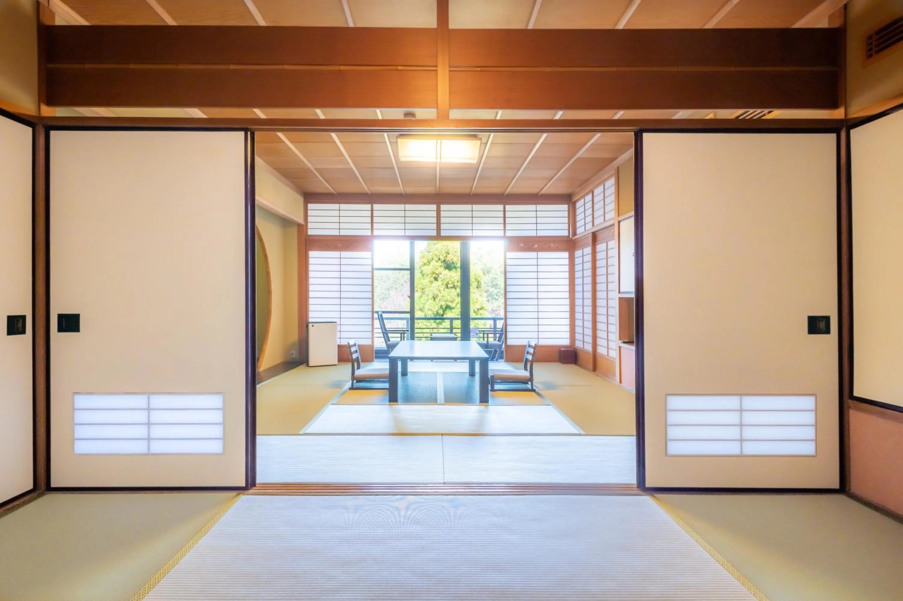 Photo of the whole room in Motoyu Kosenkaku