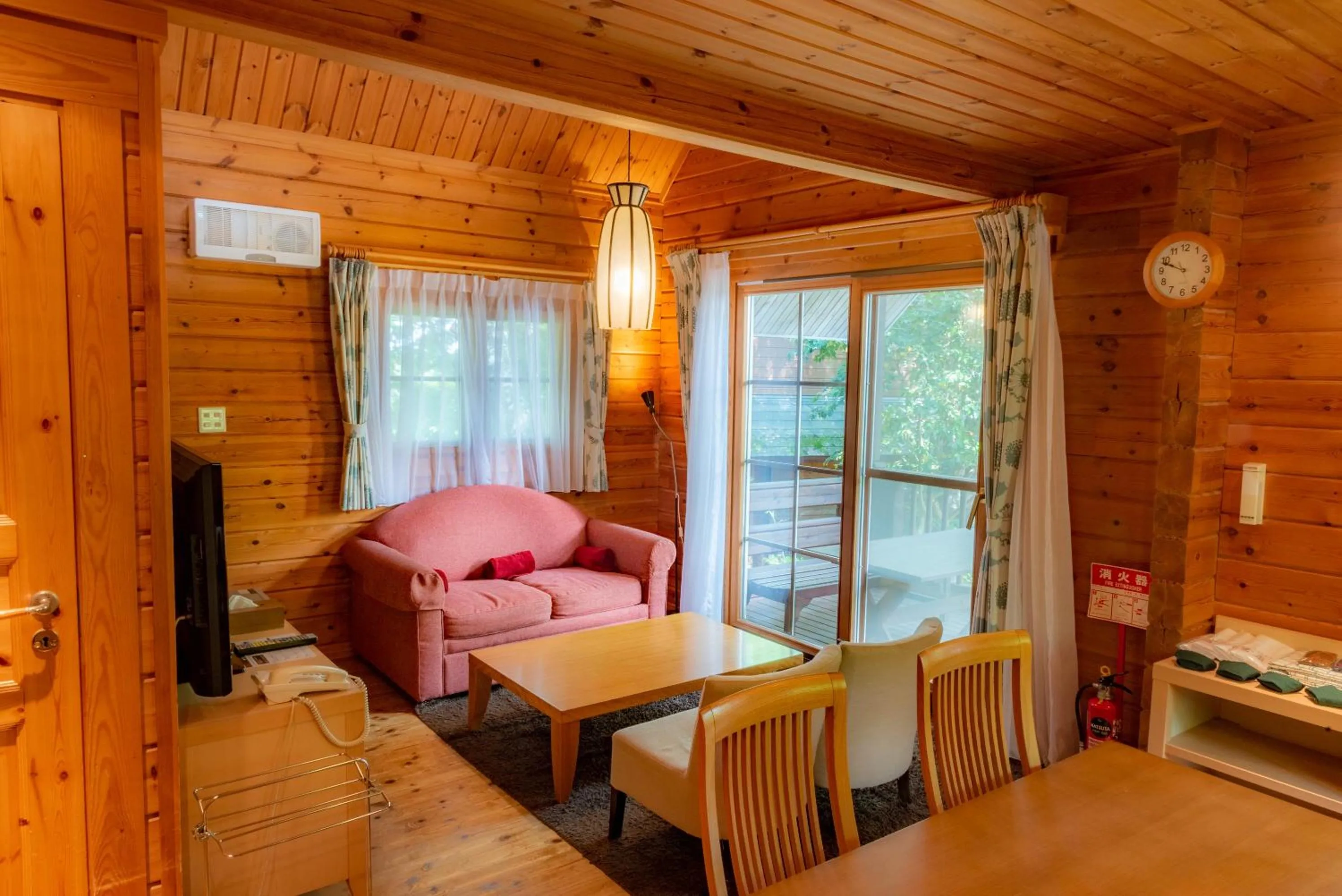 Photo of the whole room in Motoyu Kosenkaku