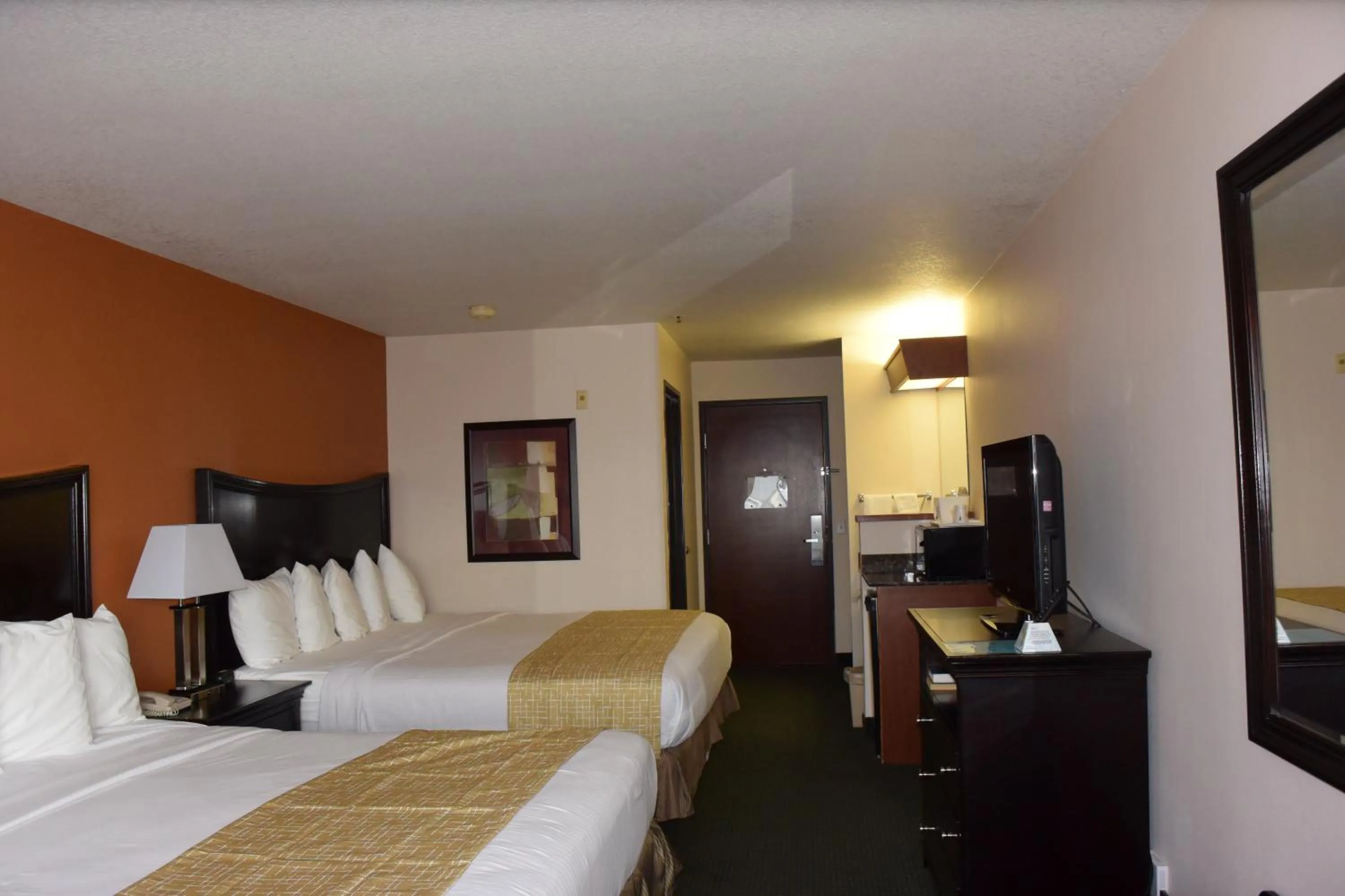 Photo of the whole room, Bed in Travelodge by Wyndham, Newberg