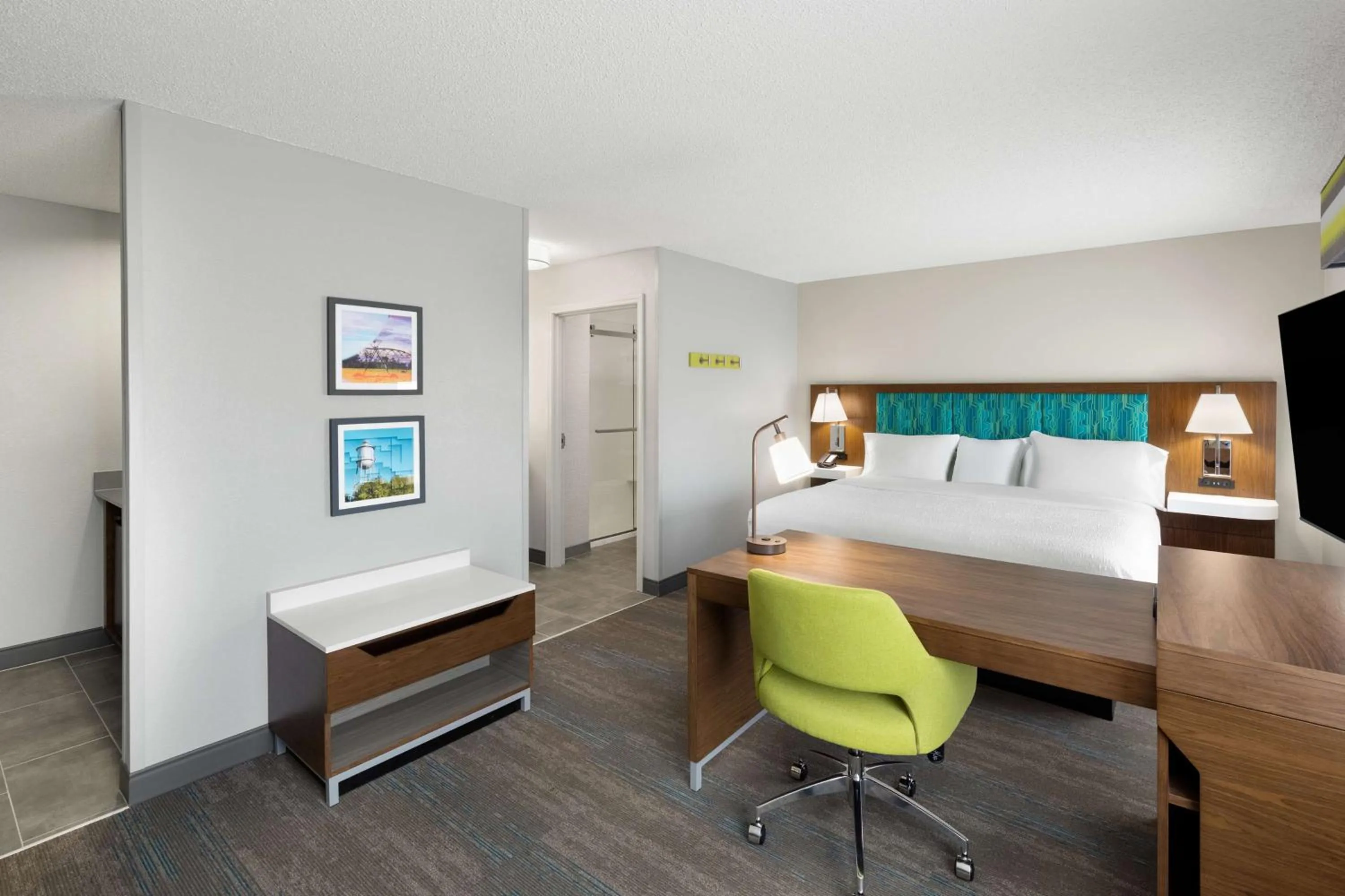 Bedroom, Bed in Hampton Inn & Suites Dothan