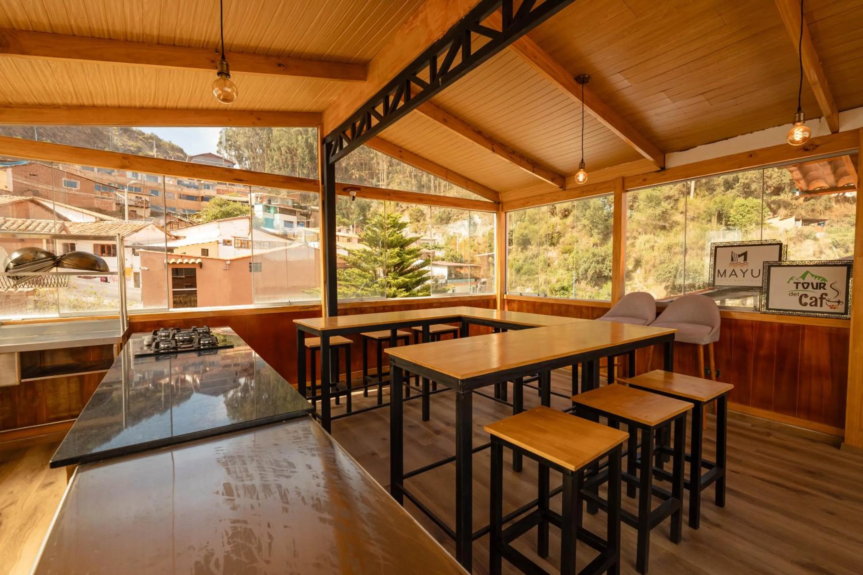 Restaurant/places to eat in Mayu Boutique Hotel