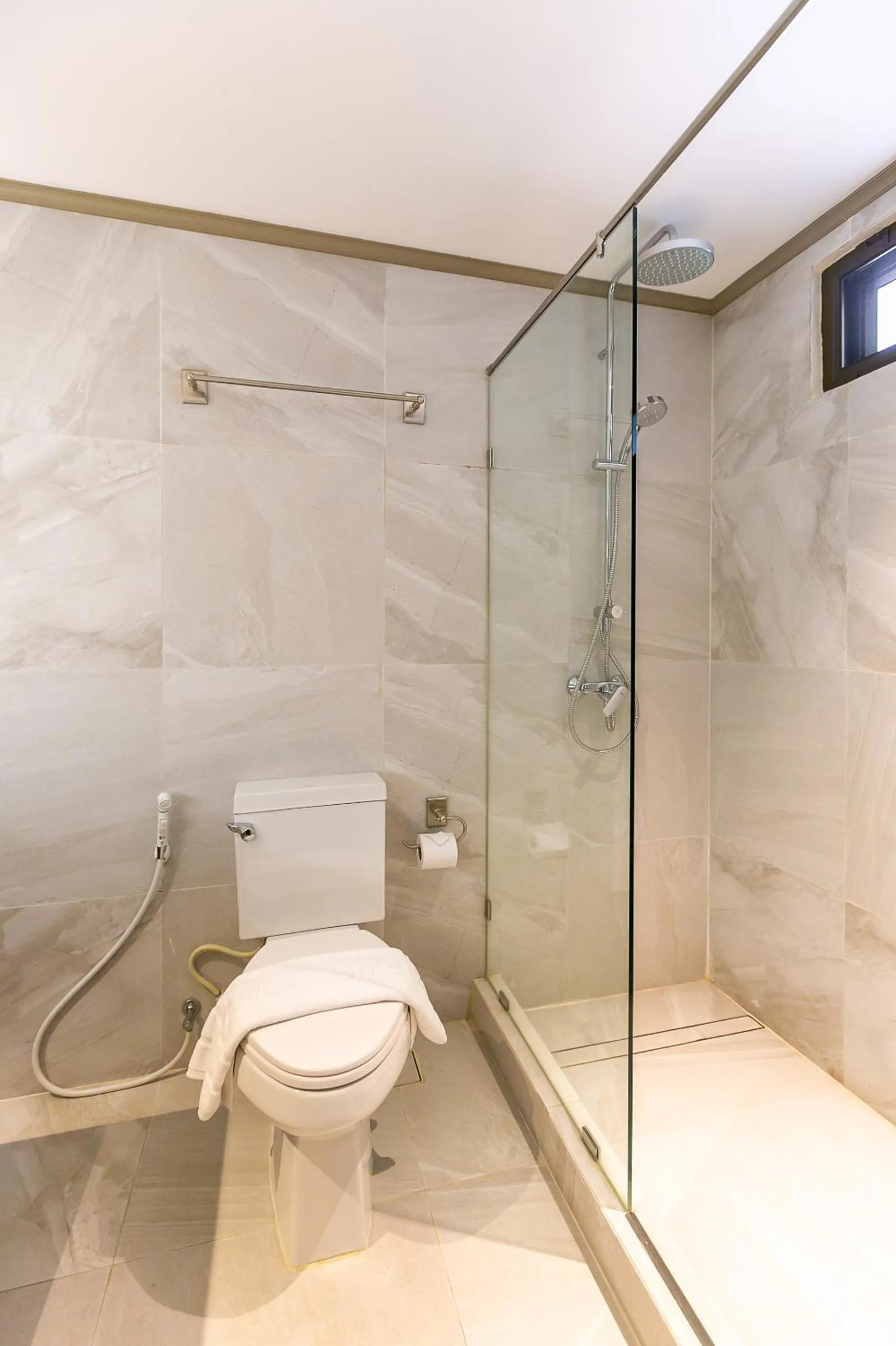 Shower in THEA Private Suites by TH District