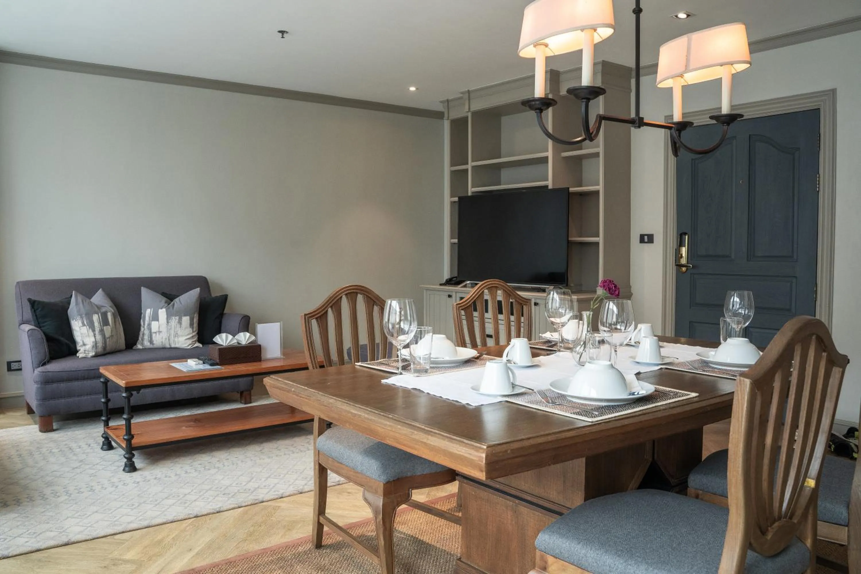 Living room in THEA Private Suites by TH District