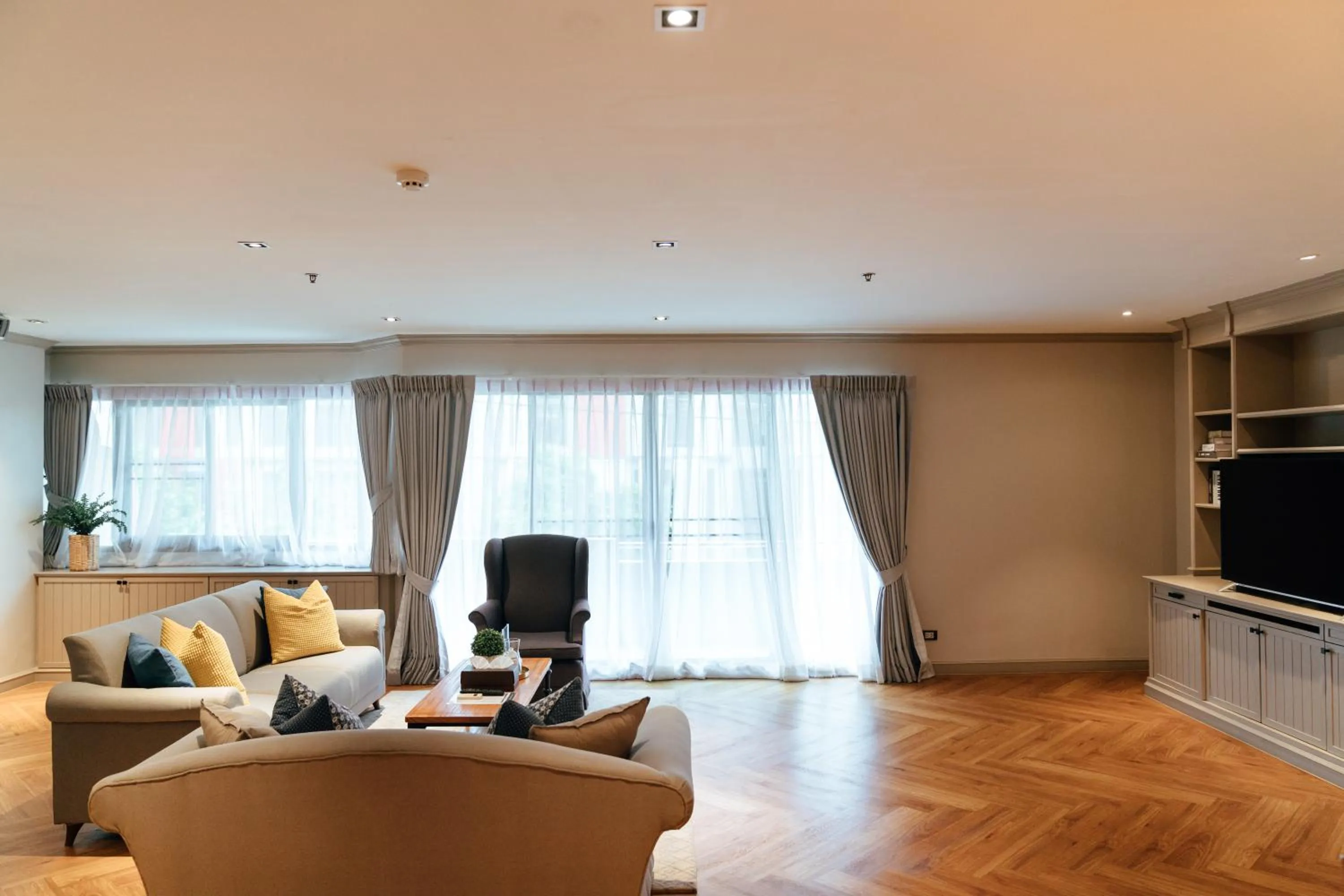 Living room in THEA Private Suites by TH District