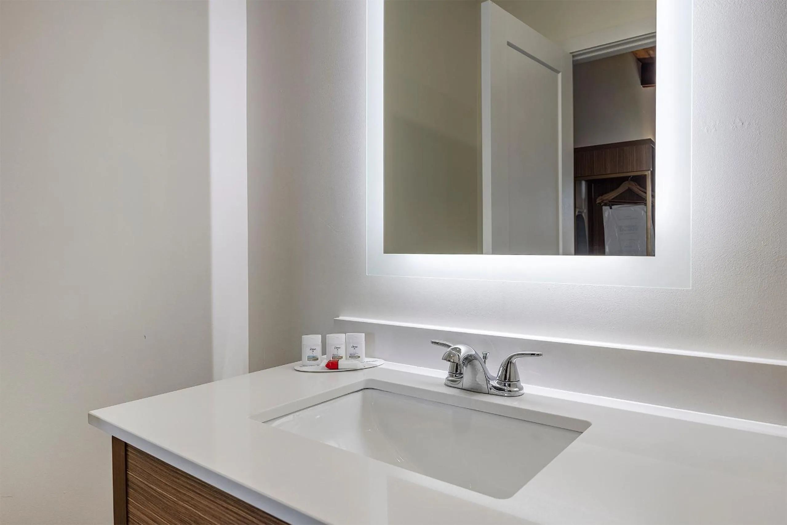 Bathroom in Ramada by Wyndham 1000 Islands Gananoque