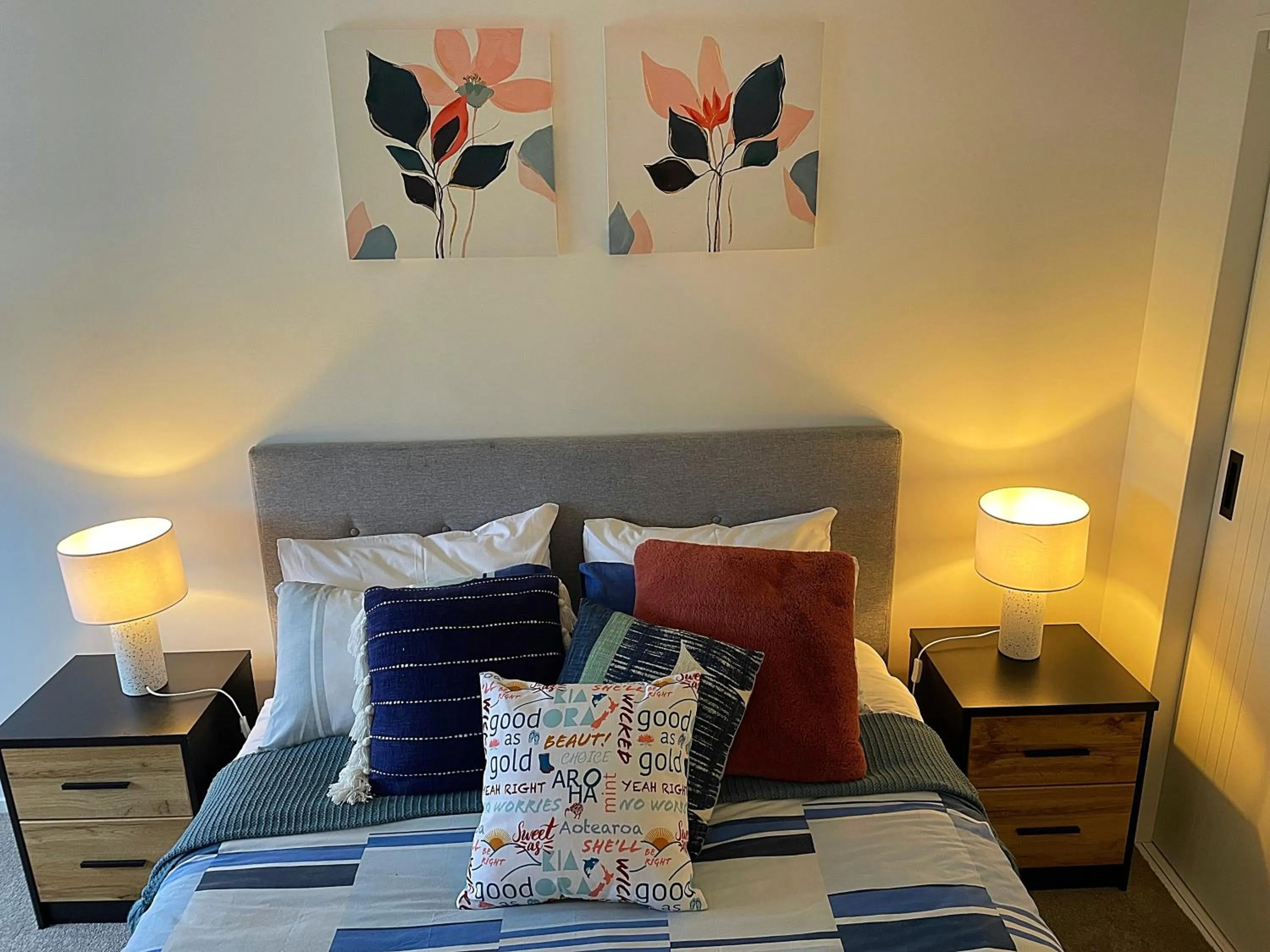 Bed in Flat Bush Holiday Accommodation