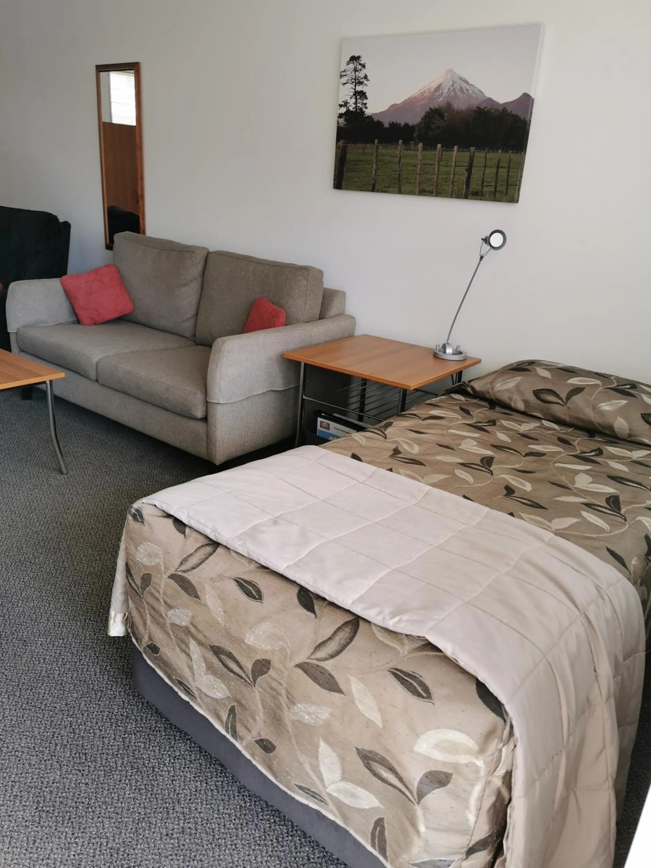 Bed in Bks Egmont Motor Lodge