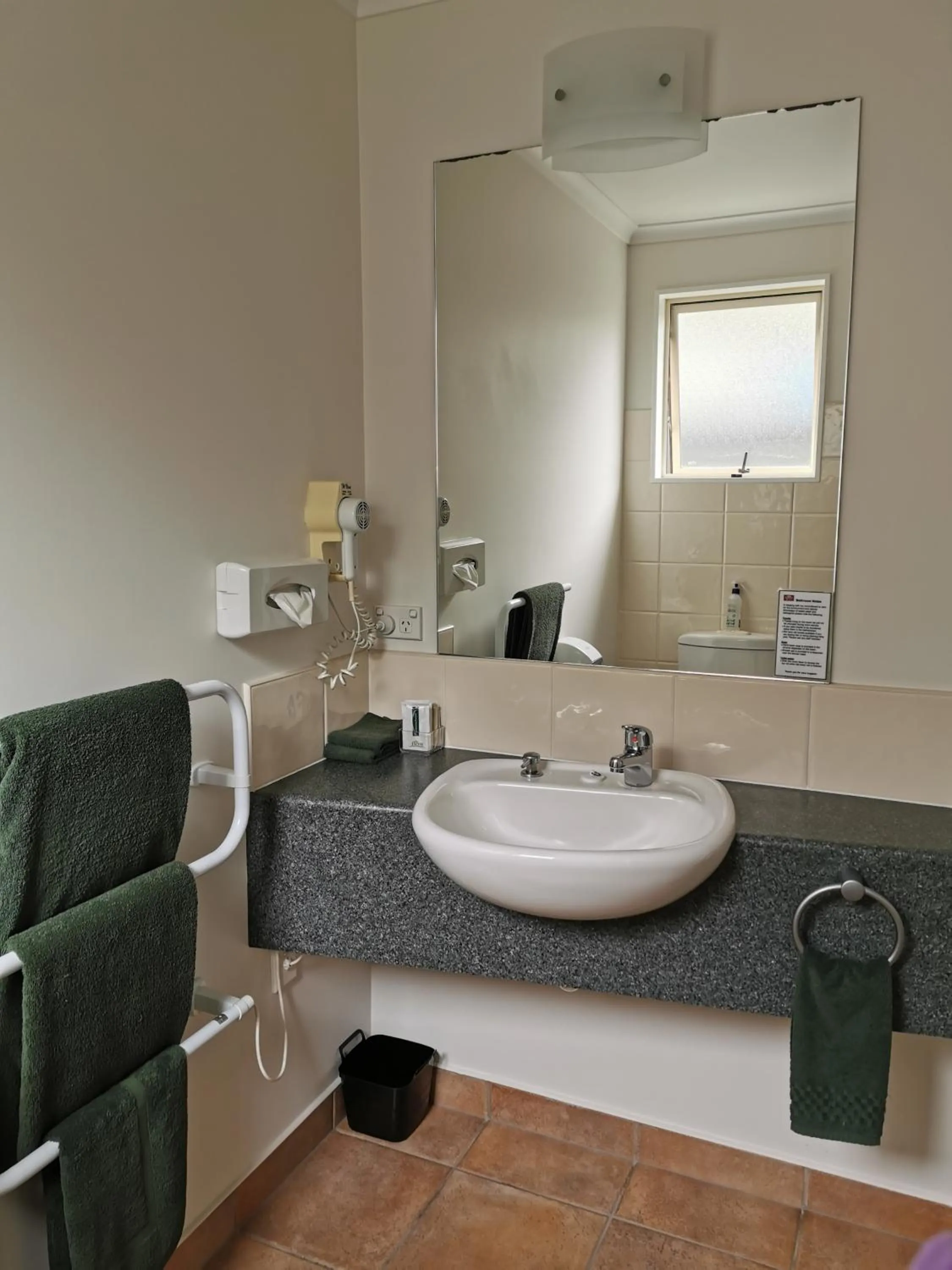 Bks Egmont Motor Lodge