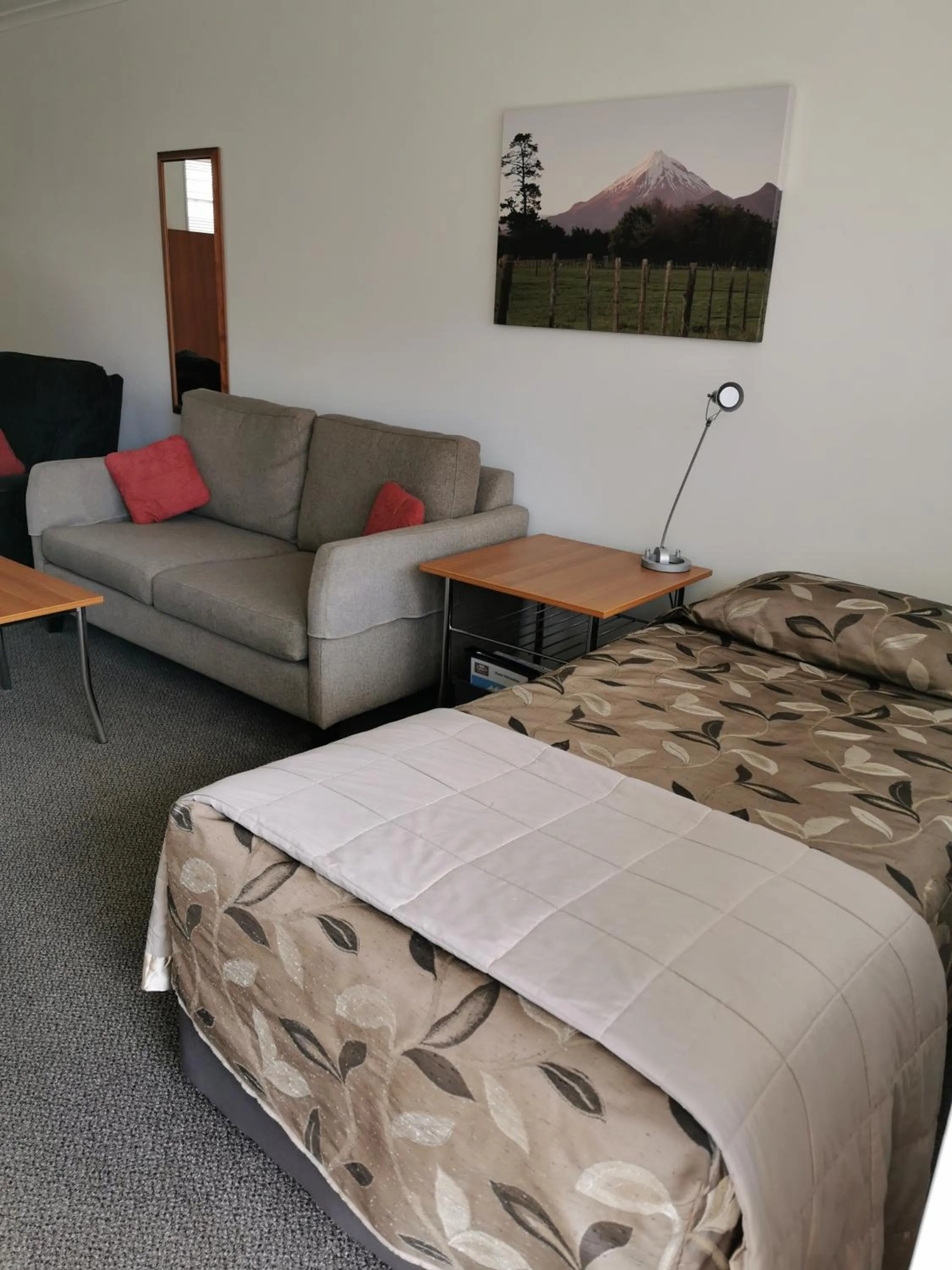 Bed in Bks Egmont Motor Lodge