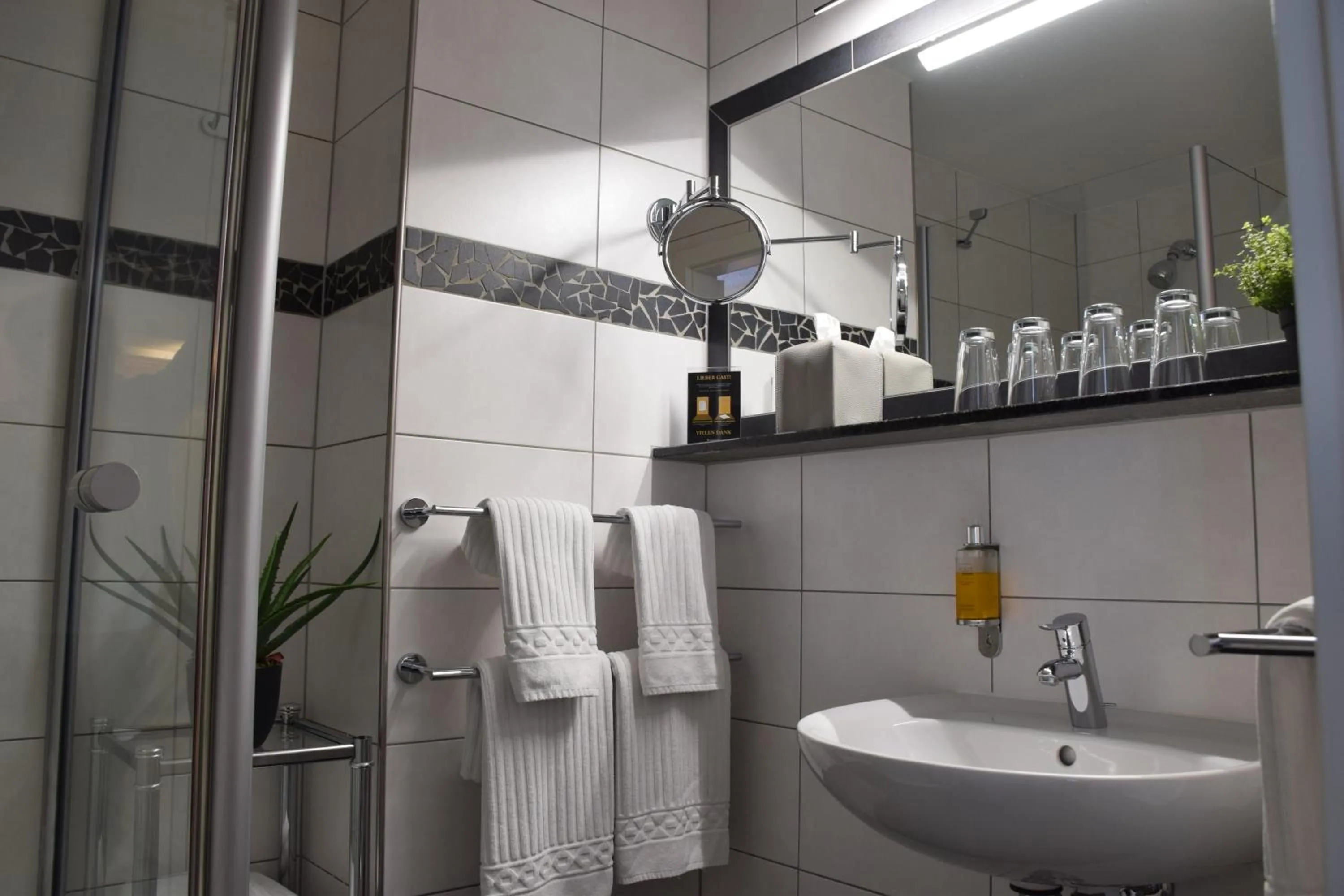 Bathroom in Hotel Garni " Am Domplatz"