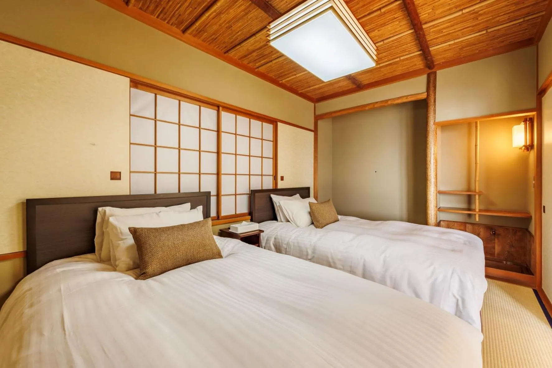 Bed in Sado Resort Hotel Azuma