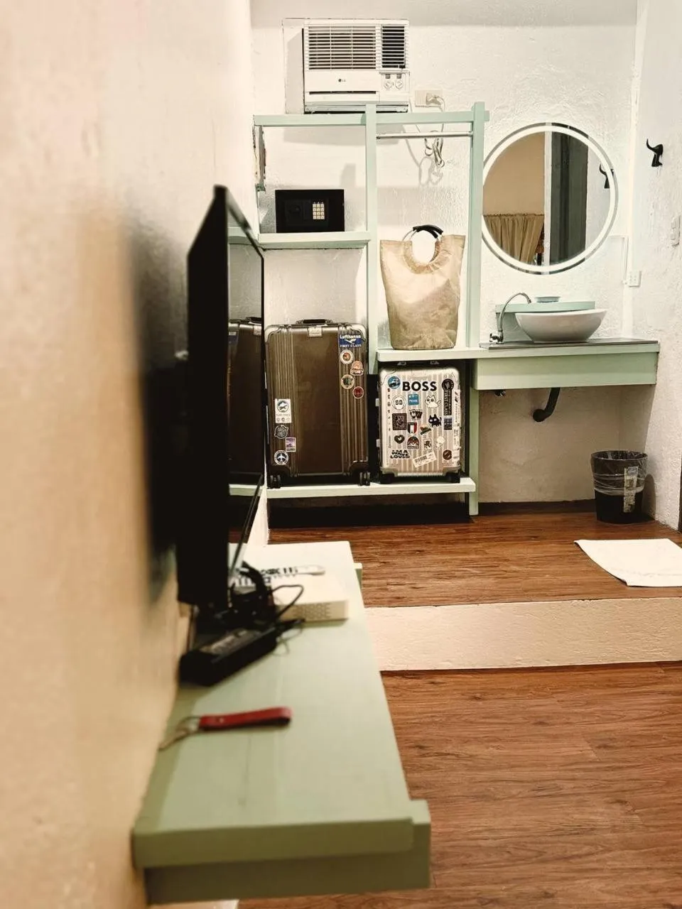 TV and multimedia in Lazy Dog Bed & Breakfast