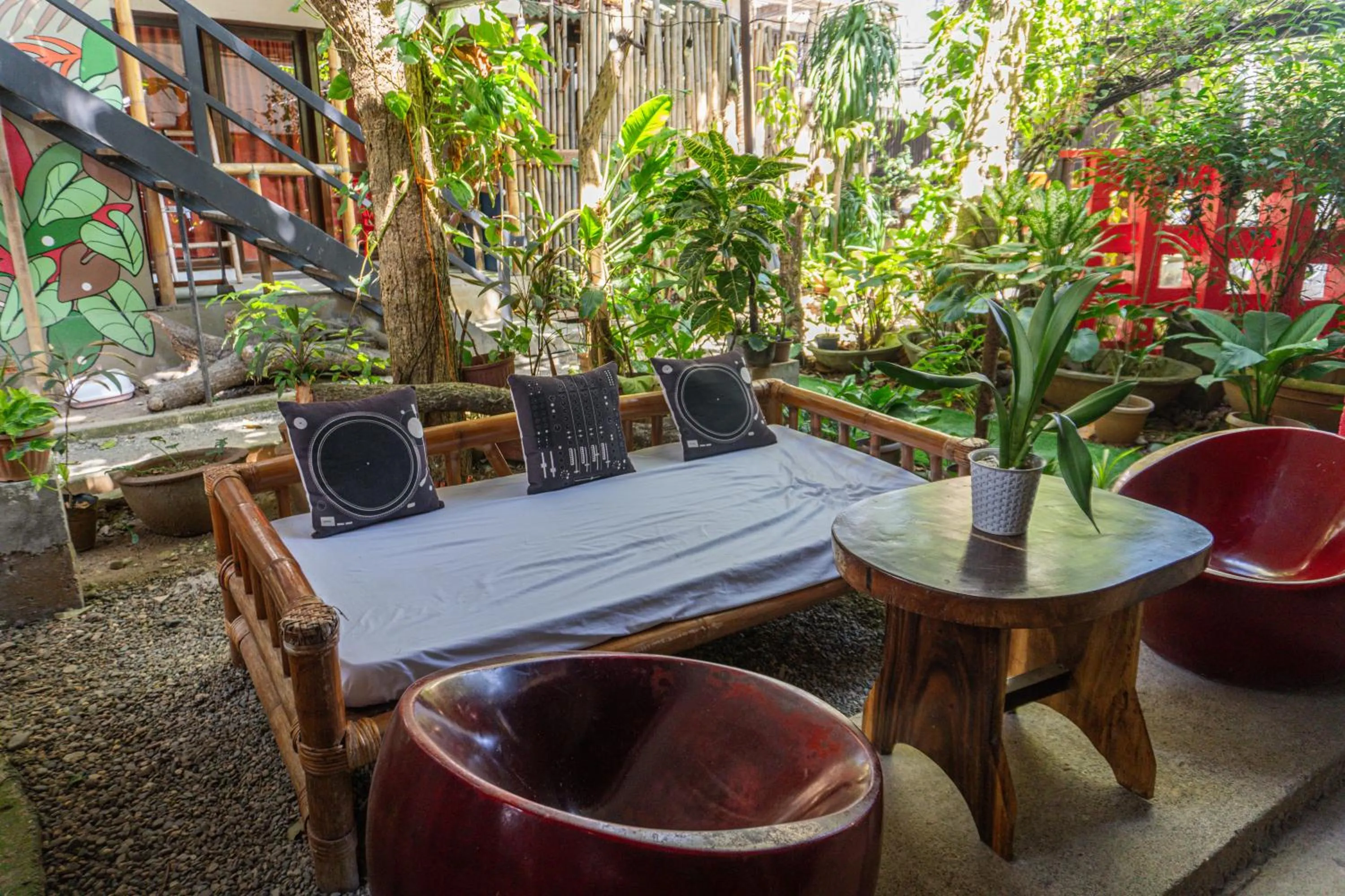 Lazy Dog Bed & Breakfast