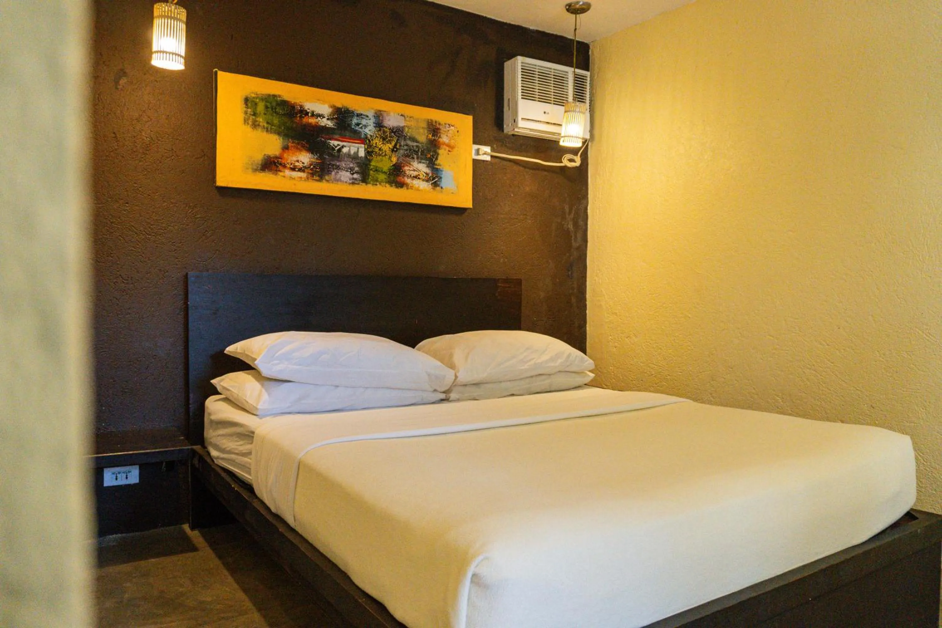 Bed in Lazy Dog Bed & Breakfast