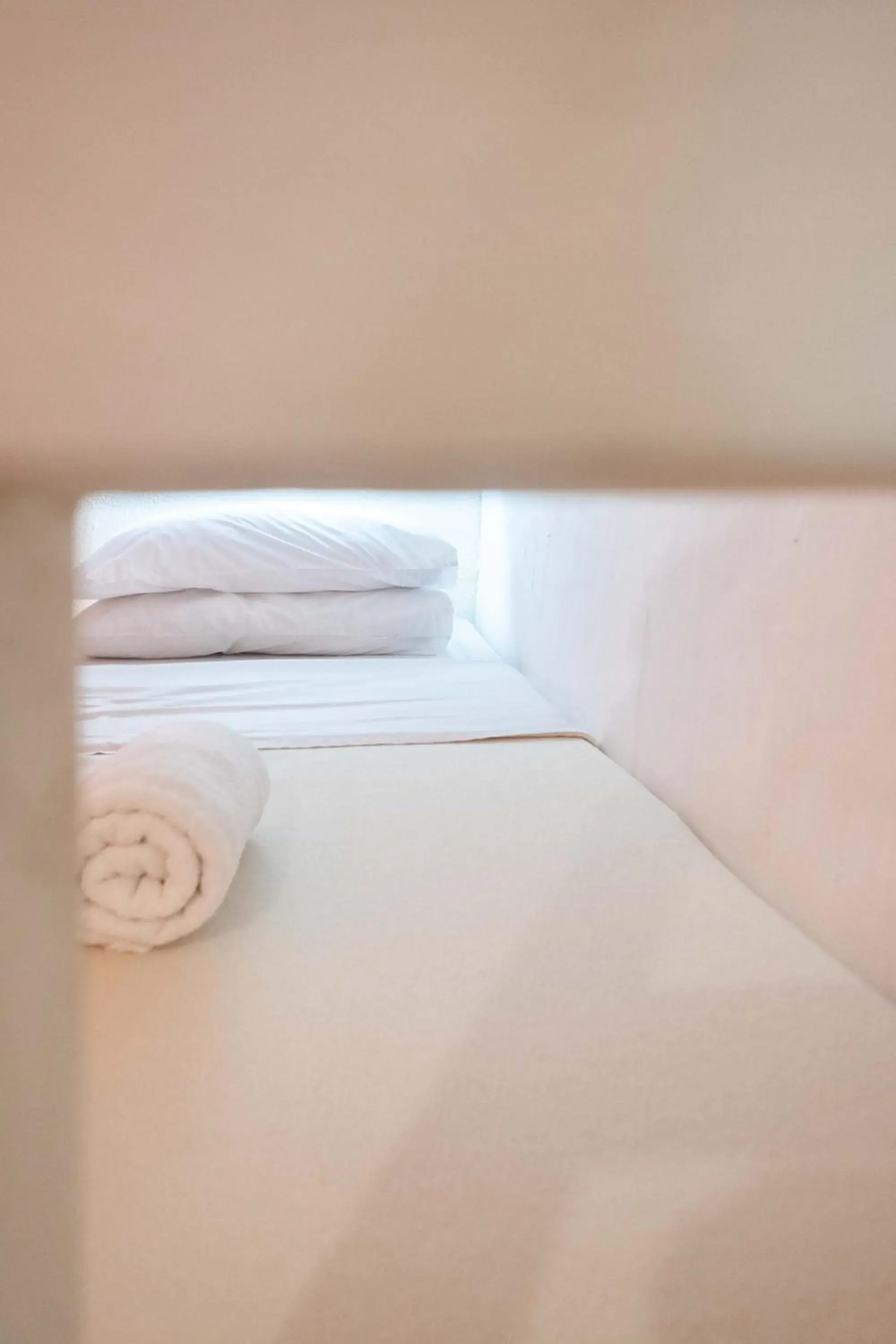 Bed in 8-Bed Mixed Dormitory Room in Lazy Dog Bed & Breakfast Bed in 8-Bed Mixed Dormitory Room in Lazy Dog Bed & Breakfast