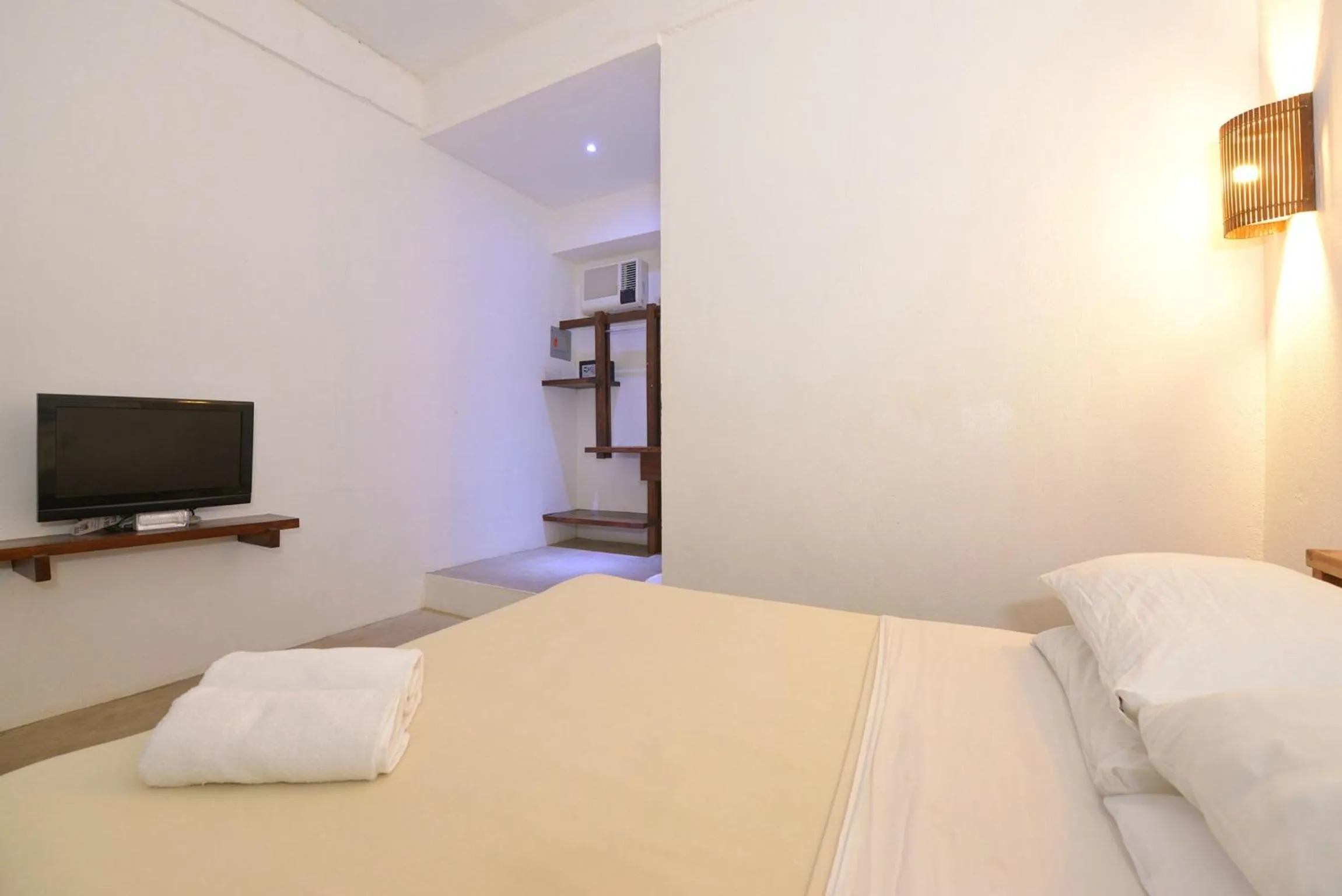 Bed in Lazy Dog Bed & Breakfast