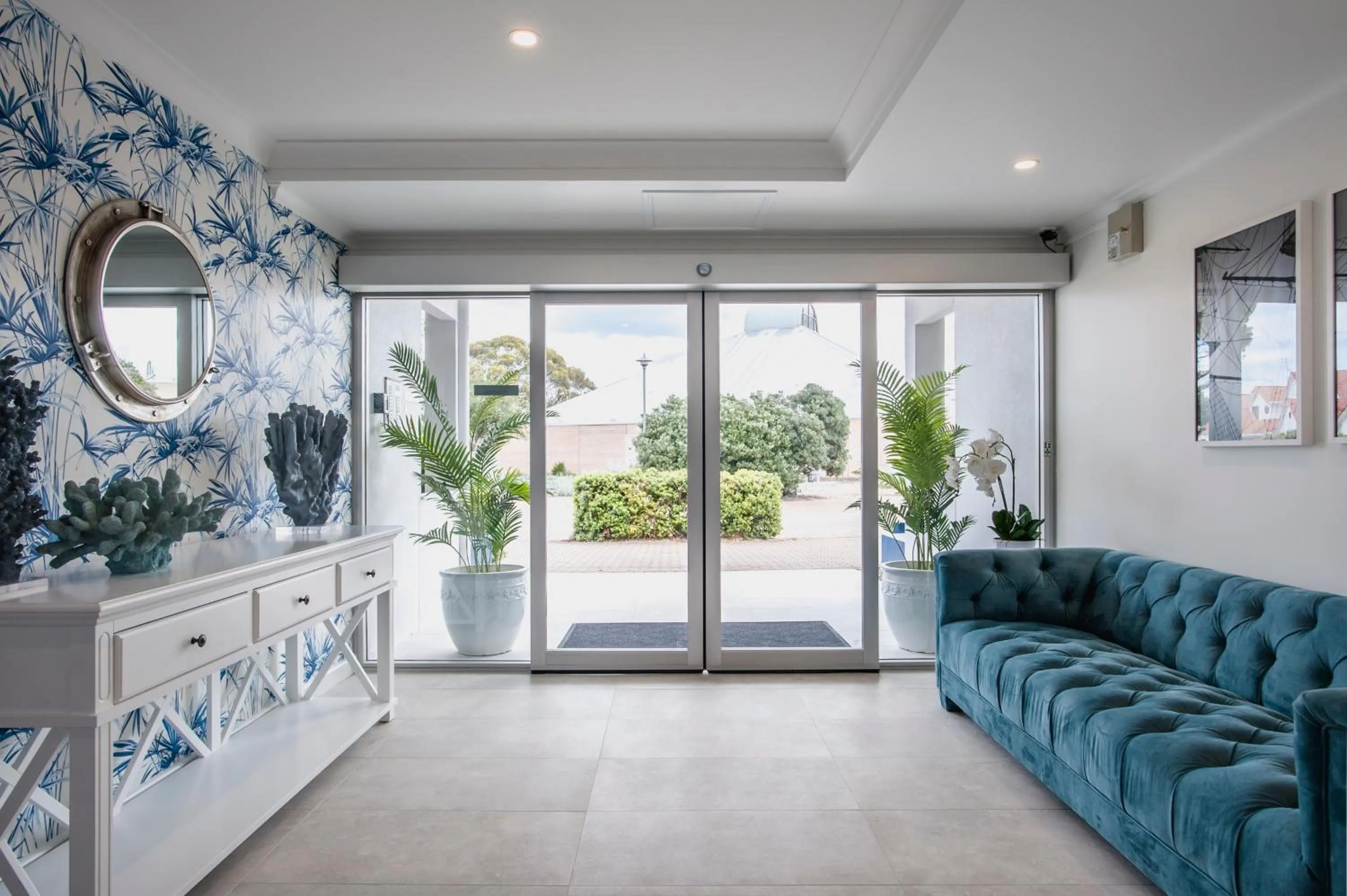 Facade/entrance in Marina Hotel