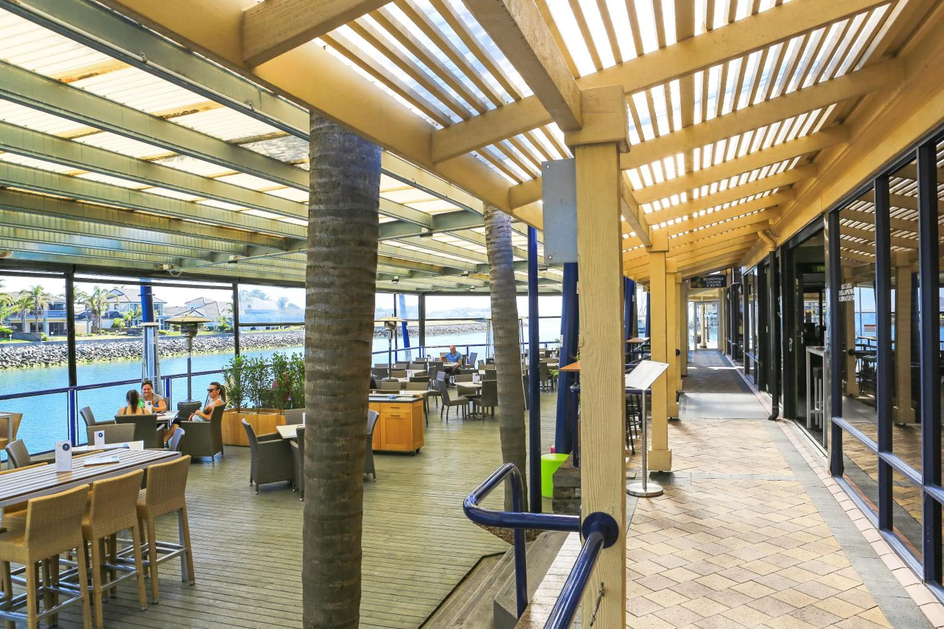 Restaurant/places to eat in Marina Hotel