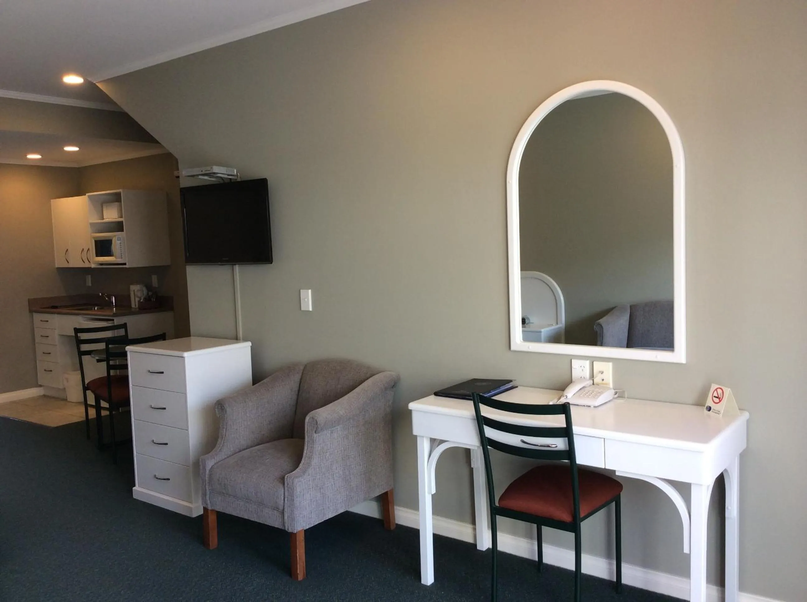 Decorative detail in Cornwall Motor Lodge