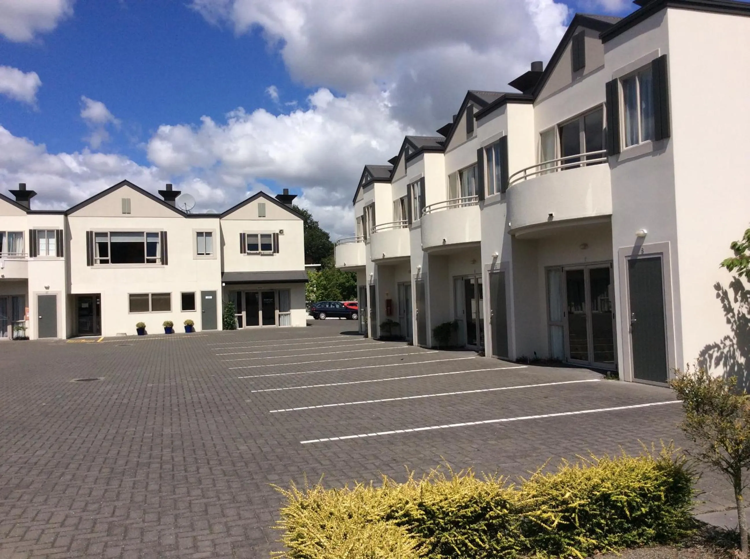 Facade/entrance in Cornwall Motor Lodge