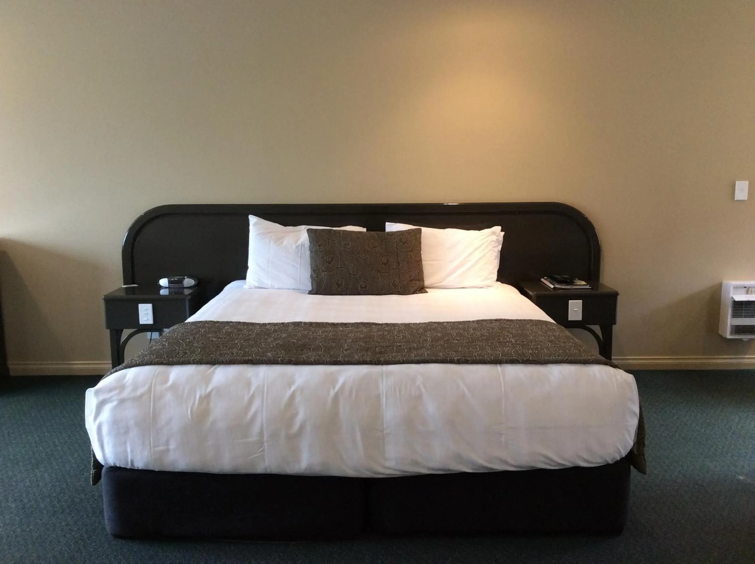 Bed in Cornwall Motor Lodge