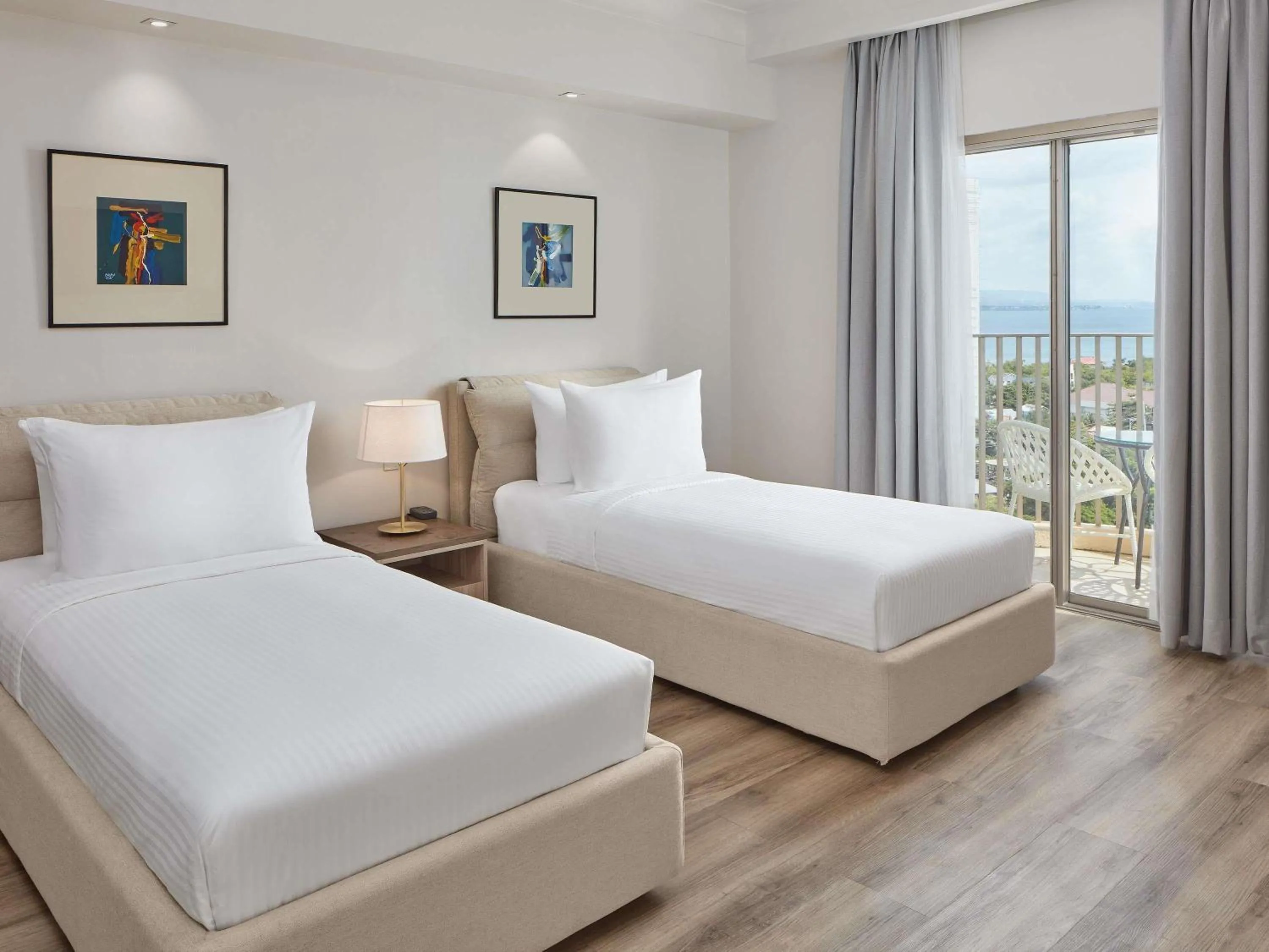 Bedroom, Bed in Mövenpick Hotel Mactan Island Cebu