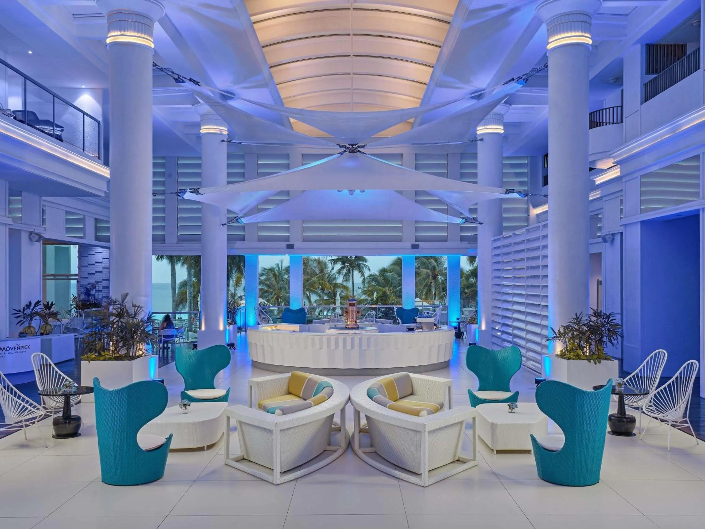 Lounge or bar in Mövenpick Hotel Mactan Island Cebu